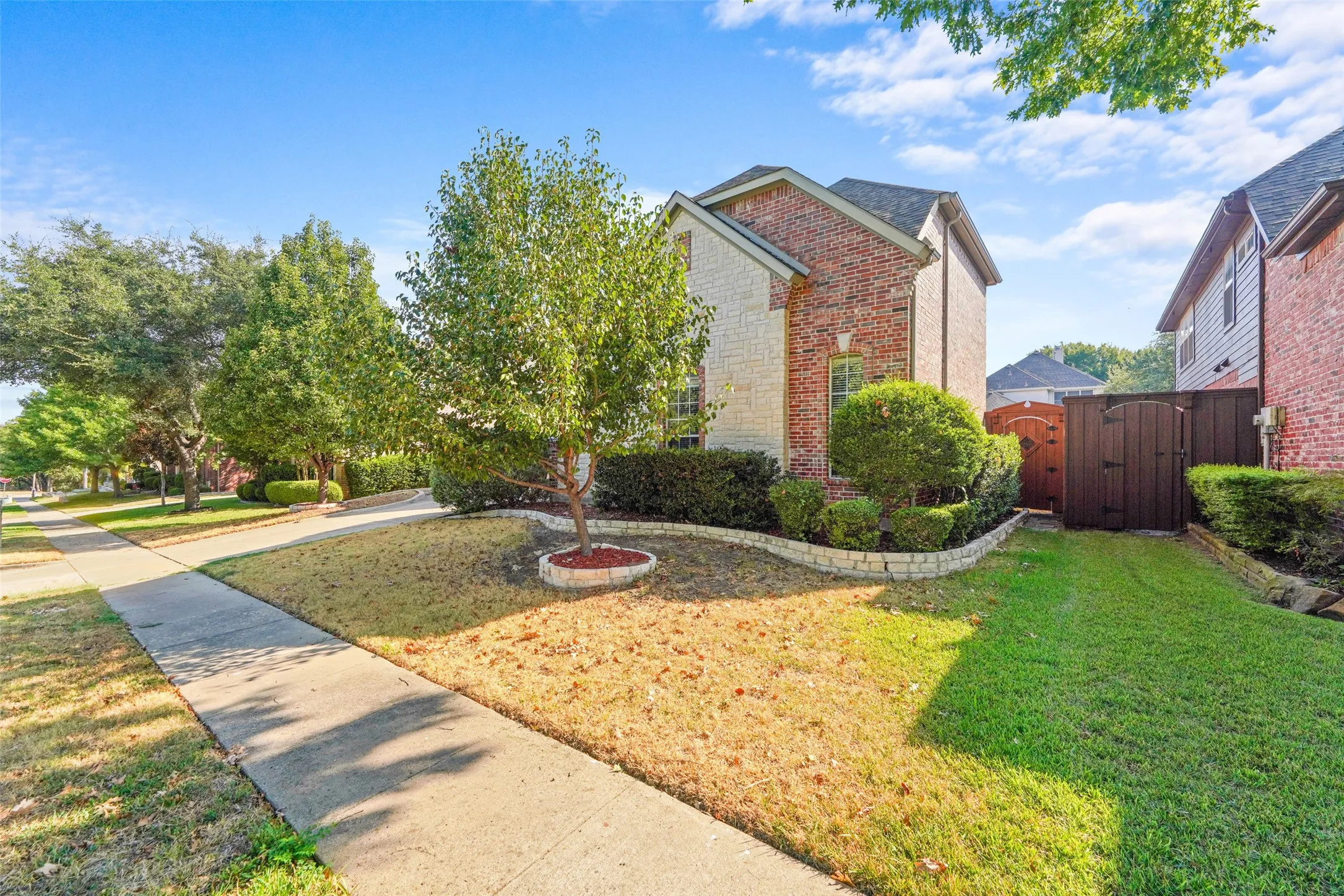 Single Family Residence For Sale in Collin County , 707 Wheaton Court, Allen, Texas 75013, 4 Bedroom, 4 Bathroom, 2 Garage spaces, 3,976 Sqft, built in 2001, mls#21404317, Real Estate Agent in Allen, Homes For Sale in Collin county, Homes For Sale in Allen, Realtor in Allen Texas, Real Estate Brokerage Independent Realty Texas, Luminita Cordes Realtor