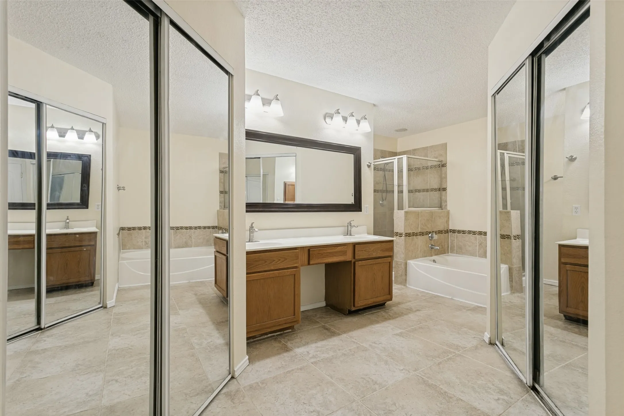 Single Family Residence For Sale in Denton County , 1411 Chinaberry Drive, Lewisville, Texas 75077, 3 Bedroom, 2 Bathroom, 2 Garage spaces, 1,689 Sqft, built in 1995, mls#21399415, Real Estate Agent in Lewisville, Homes For Sale in Denton county, Homes For Sale in Lewisville, Realtor in Lewisville Texas, Real Estate Brokerage Independent Realty Texas, Luminita Cordes Realtor