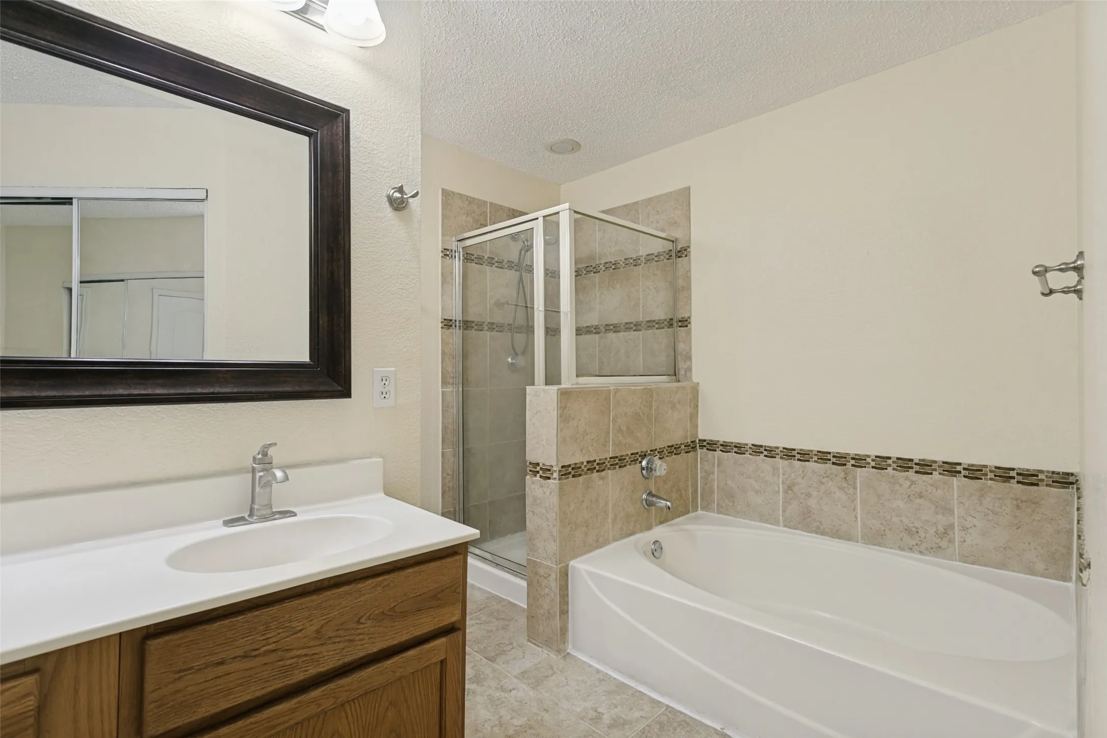 Single Family Residence For Sale in Denton County , 1411 Chinaberry Drive, Lewisville, Texas 75077, 3 Bedroom, 2 Bathroom, 2 Garage spaces, 1,689 Sqft, built in 1995, mls#21399415, Real Estate Agent in Lewisville, Homes For Sale in Denton county, Homes For Sale in Lewisville, Realtor in Lewisville Texas, Real Estate Brokerage Independent Realty Texas, Luminita Cordes Realtor