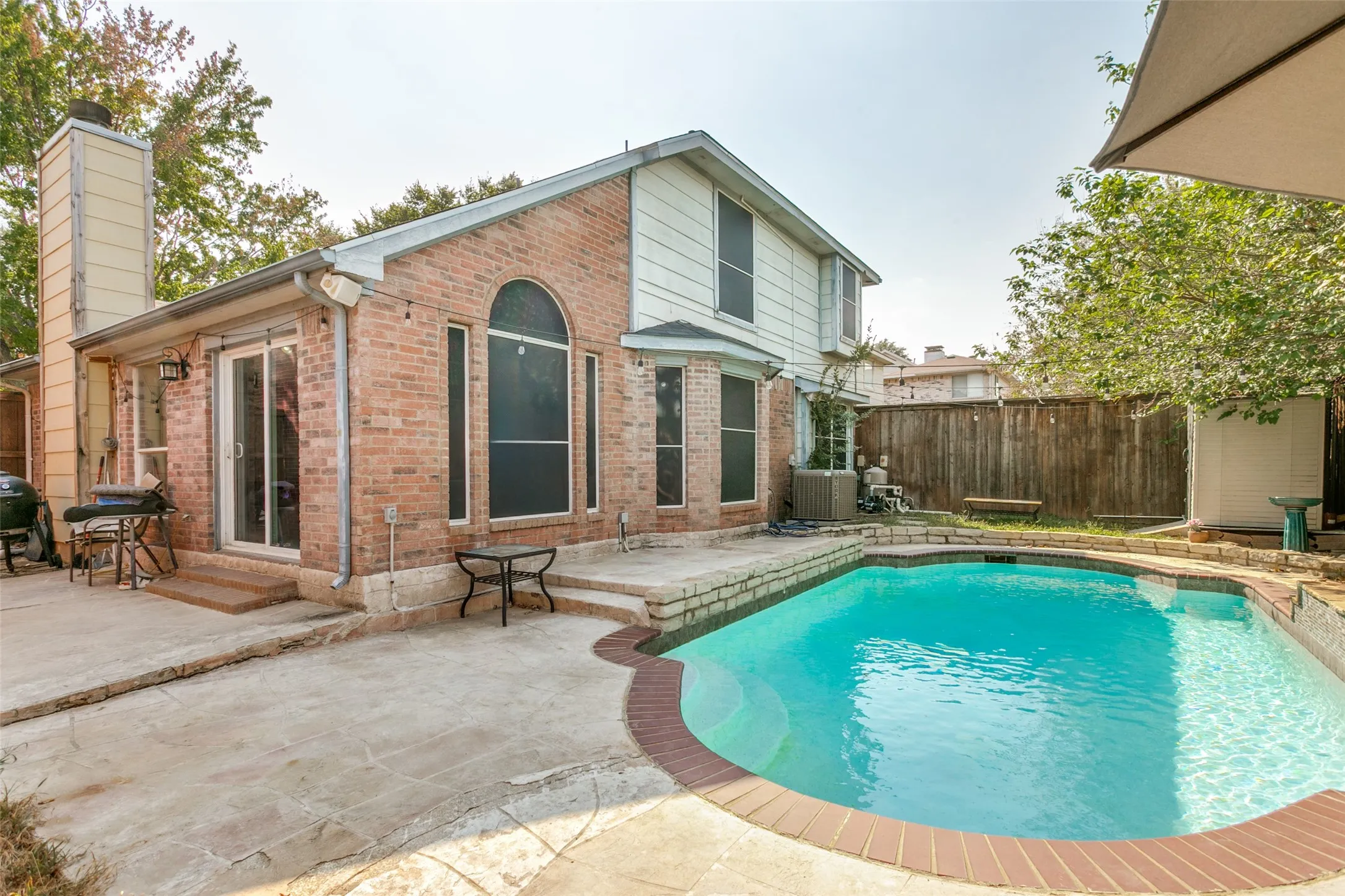 Single Family Residence For Sale in Denton County , 1411 Chinaberry Drive, Lewisville, Texas 75077, 3 Bedroom, 2 Bathroom, 2 Garage spaces, 1,689 Sqft, built in 1995, mls#21399415, Real Estate Agent in Lewisville, Homes For Sale in Denton county, Homes For Sale in Lewisville, Realtor in Lewisville Texas, Real Estate Brokerage Independent Realty Texas, Luminita Cordes Realtor