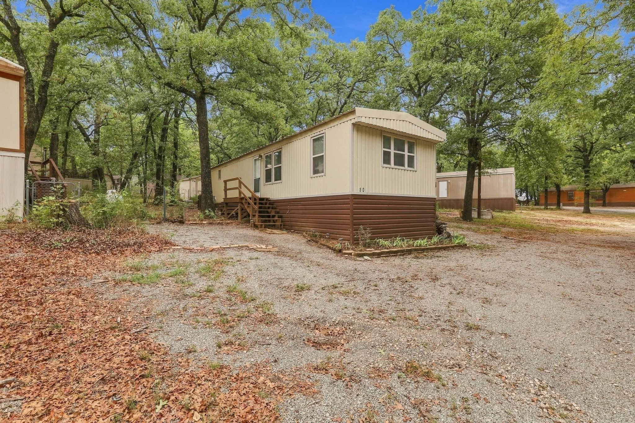 Mobile Home For Sale in Grayson County , 512 Mill Creek Resort Road 30, Pottsboro, Texas 75076, 2 Bedroom, 1 Bathroom, Garage spaces, 784 Sqft, built in 1983, mls#21403337, Real Estate Agent in Pottsboro, Homes For Sale in Grayson county, Homes For Sale in Pottsboro, Realtor in Pottsboro Texas, Real Estate Brokerage Independent Realty Texas, Luminita Cordes Realtor
