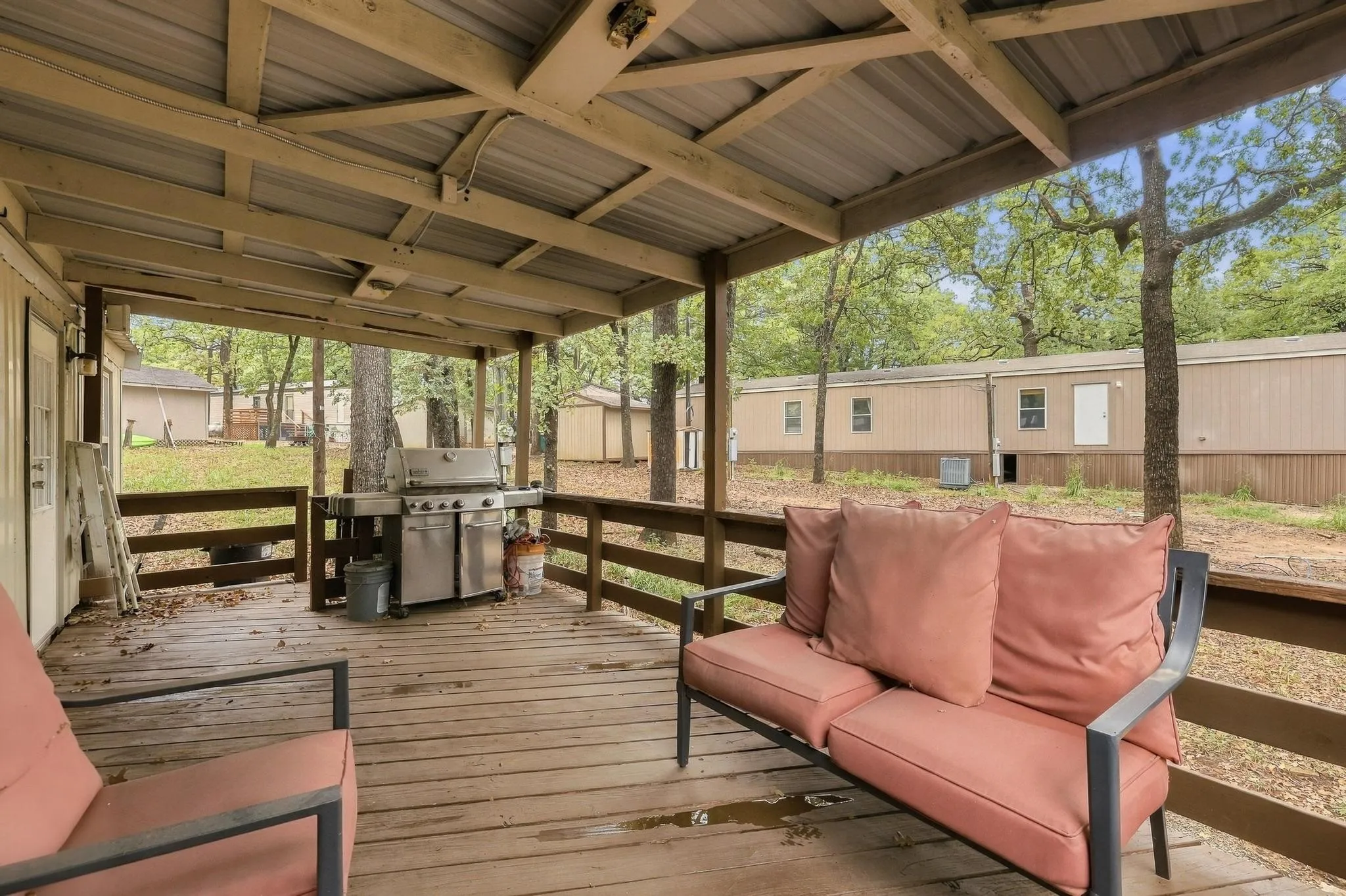 Mobile Home For Sale in Grayson County , 512 Mill Creek Resort Road 30, Pottsboro, Texas 75076, 2 Bedroom, 1 Bathroom, Garage spaces, 784 Sqft, built in 1983, mls#21403337, Real Estate Agent in Pottsboro, Homes For Sale in Grayson county, Homes For Sale in Pottsboro, Realtor in Pottsboro Texas, Real Estate Brokerage Independent Realty Texas, Luminita Cordes Realtor
