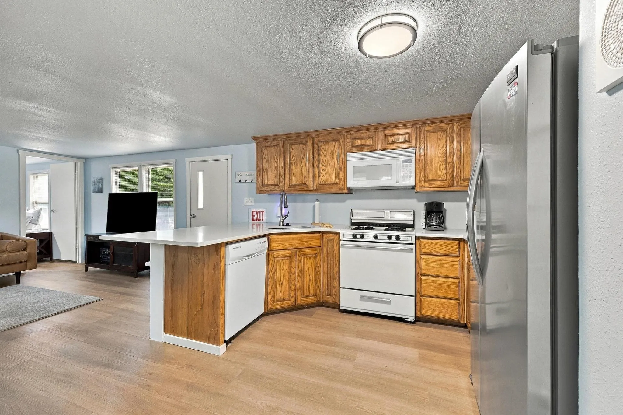 Mobile Home For Sale in Grayson County , 512 Mill Creek Resort Road 30, Pottsboro, Texas 75076, 2 Bedroom, 1 Bathroom, Garage spaces, 784 Sqft, built in 1983, mls#21403337, Real Estate Agent in Pottsboro, Homes For Sale in Grayson county, Homes For Sale in Pottsboro, Realtor in Pottsboro Texas, Real Estate Brokerage Independent Realty Texas, Luminita Cordes Realtor