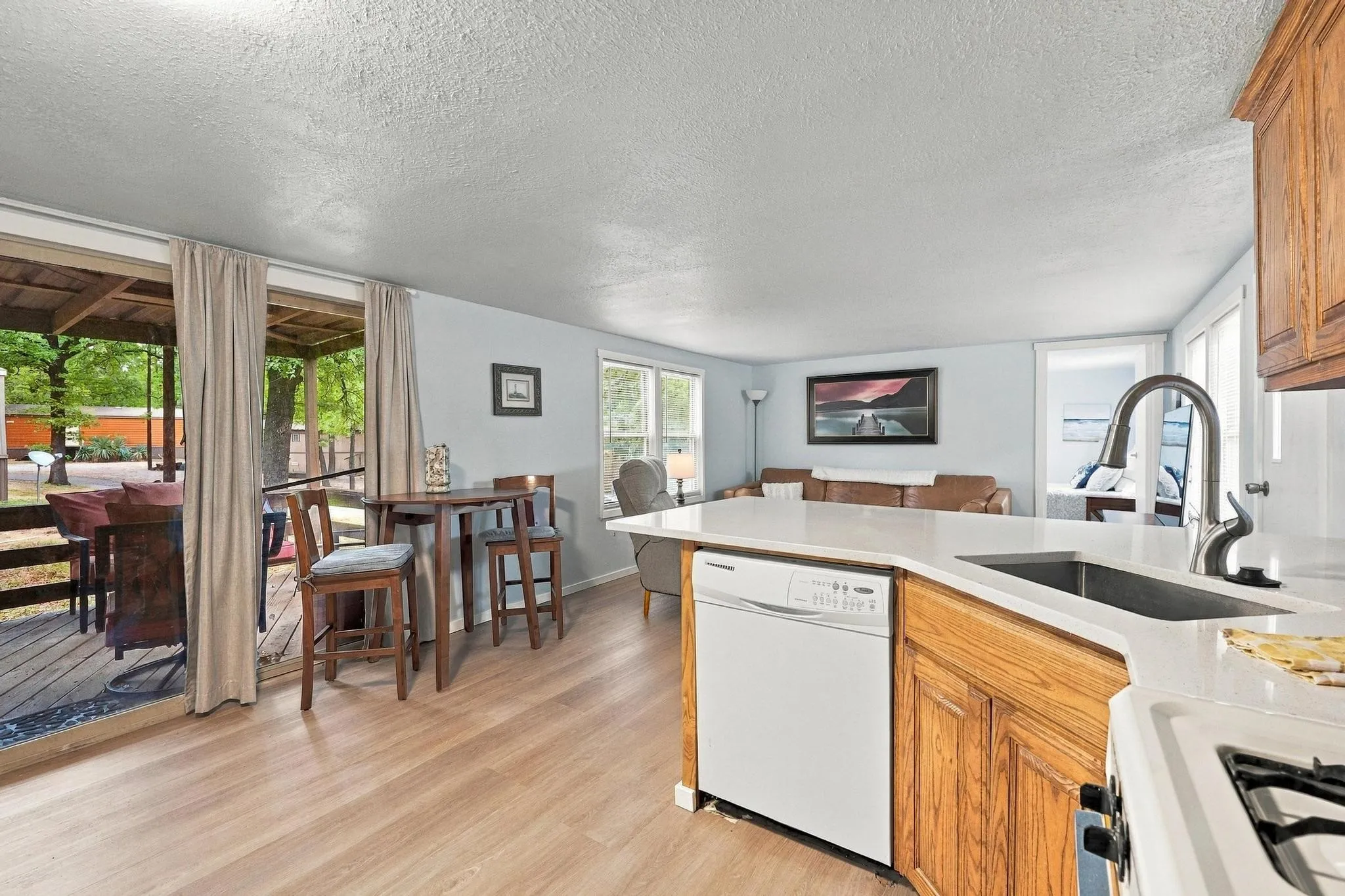 Mobile Home For Sale in Grayson County , 512 Mill Creek Resort Road 30, Pottsboro, Texas 75076, 2 Bedroom, 1 Bathroom, Garage spaces, 784 Sqft, built in 1983, mls#21403337, Real Estate Agent in Pottsboro, Homes For Sale in Grayson county, Homes For Sale in Pottsboro, Realtor in Pottsboro Texas, Real Estate Brokerage Independent Realty Texas, Luminita Cordes Realtor