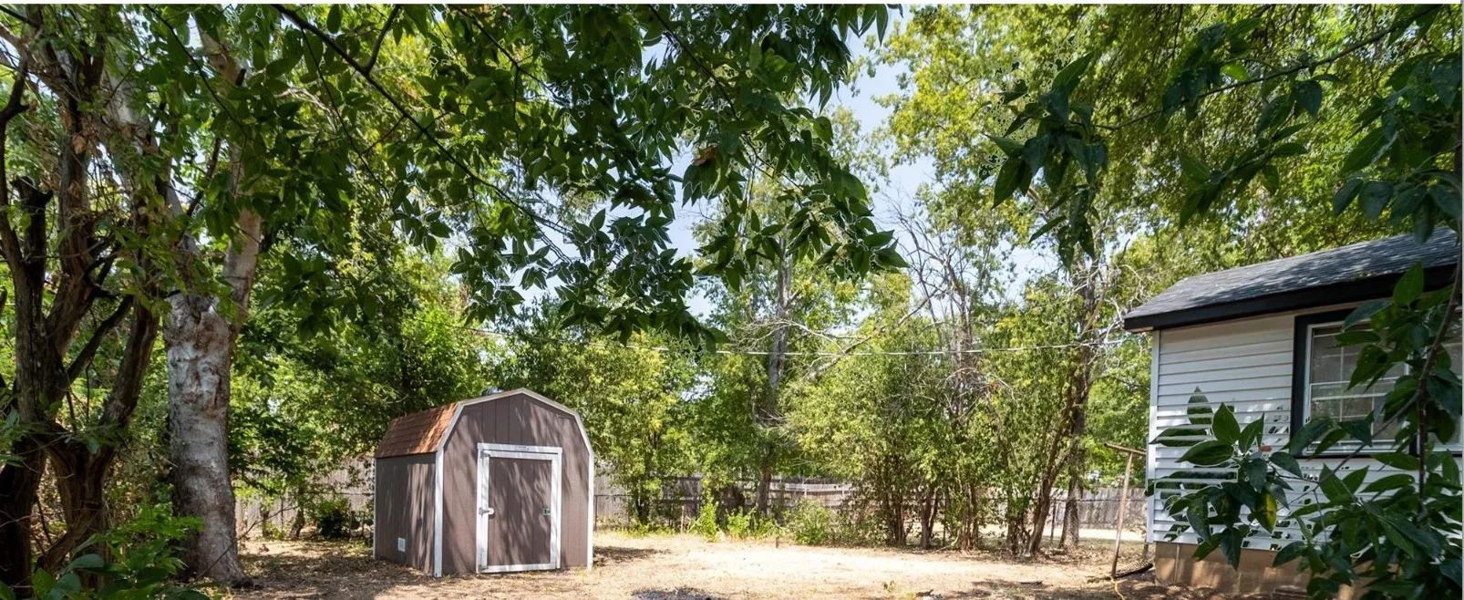 Single Family Residence For Rent in Tarrant County , 2716 Frazier Avenue, Fort Worth, Texas 76110, 3 Bedroom, 2 Bathroom, 1 Garage spaces, 1,322 Sqft, built in 1950, mls#21403341, Real Estate Agent in Fort Worth, Homes For Rent in Tarrant county, Homes For Rent in Fort Worth, Realtor in Fort Worth Texas, Real Estate Brokerage Independent Realty Texas, Luminita Cordes Realtor