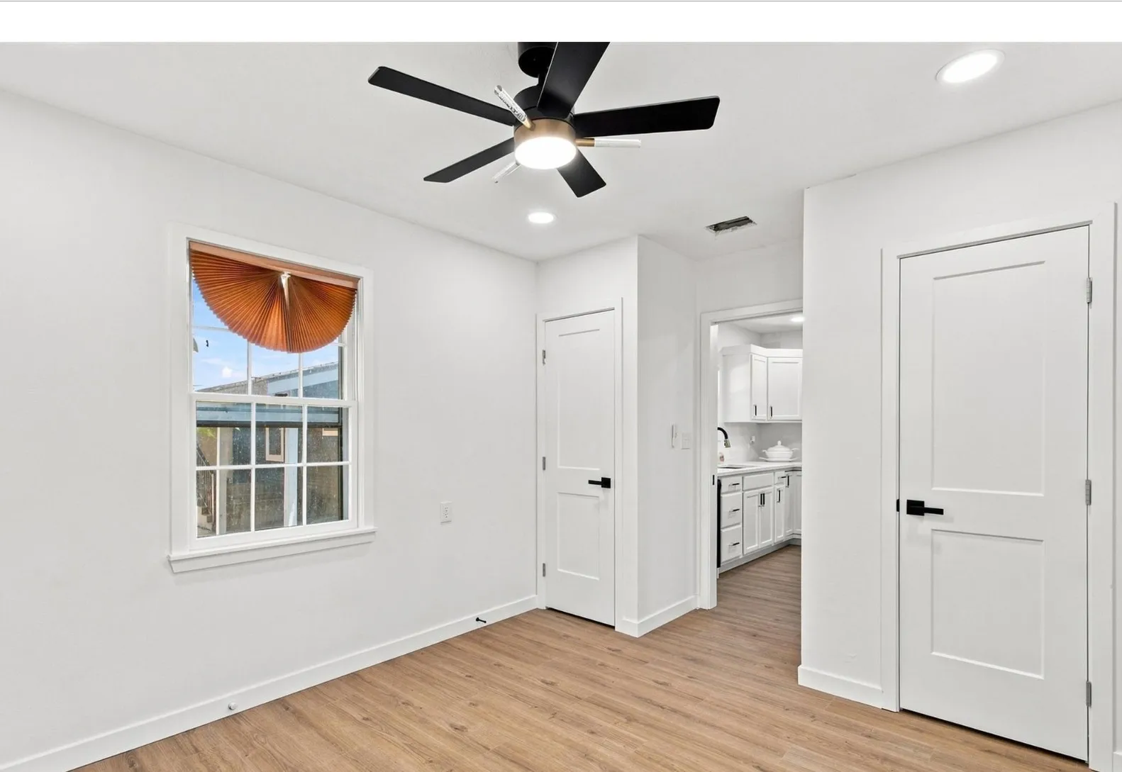 Single Family Residence For Rent in Tarrant County , 2716 Frazier Avenue, Fort Worth, Texas 76110, 3 Bedroom, 2 Bathroom, 1 Garage spaces, 1,322 Sqft, built in 1950, mls#21403341, Real Estate Agent in Fort Worth, Homes For Rent in Tarrant county, Homes For Rent in Fort Worth, Realtor in Fort Worth Texas, Real Estate Brokerage Independent Realty Texas, Luminita Cordes Realtor