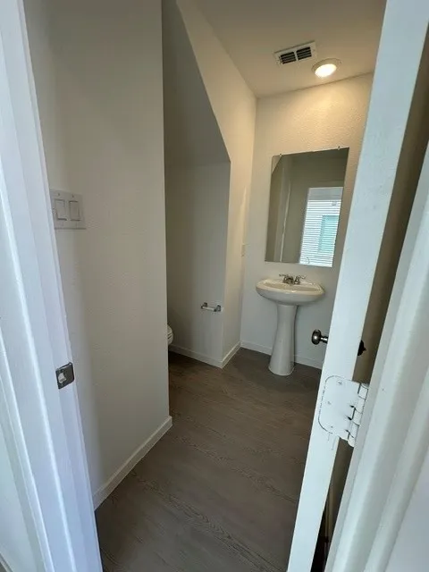 1/2 bathroom