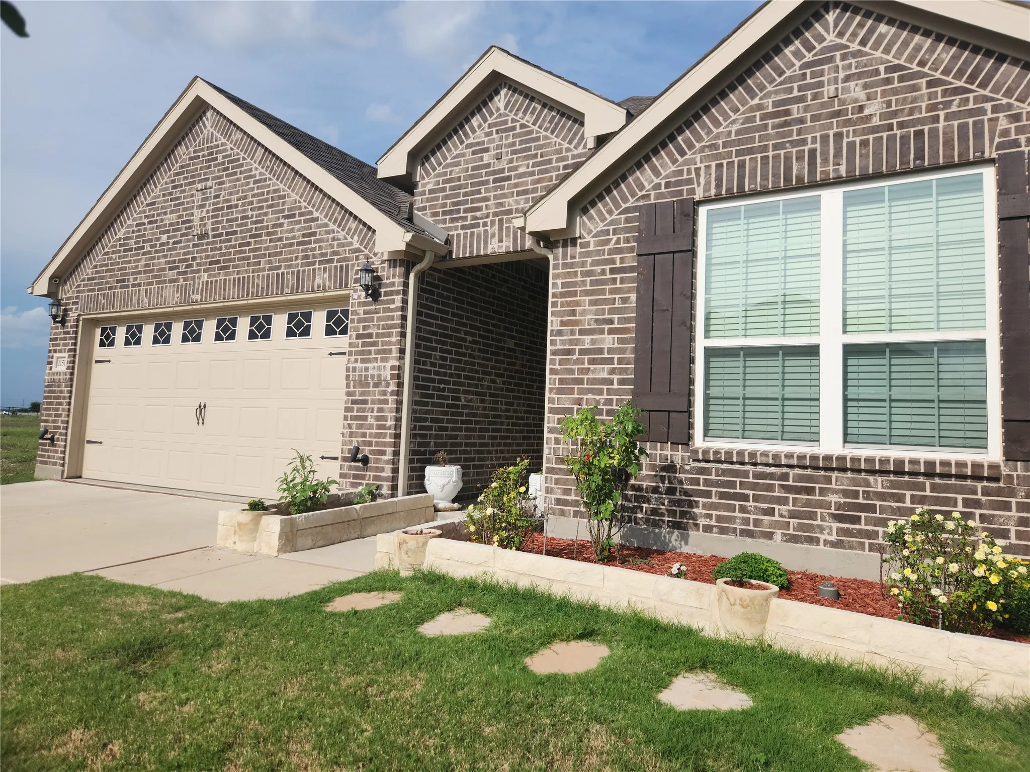 Single Family Residence For Rent in Denton County , 11516 MEADOW GALE CT, Haslet, Texas 76052, 3 Bedroom, 2 Bathroom, 2 Garage spaces, 2,221 Sqft, built in 2021, mls#21404323, Real Estate Agent in Haslet, Homes For Rent in Denton county, Homes For Rent in Haslet, Realtor in Haslet Texas, Real Estate Brokerage Independent Realty Texas, Luminita Cordes Realtor