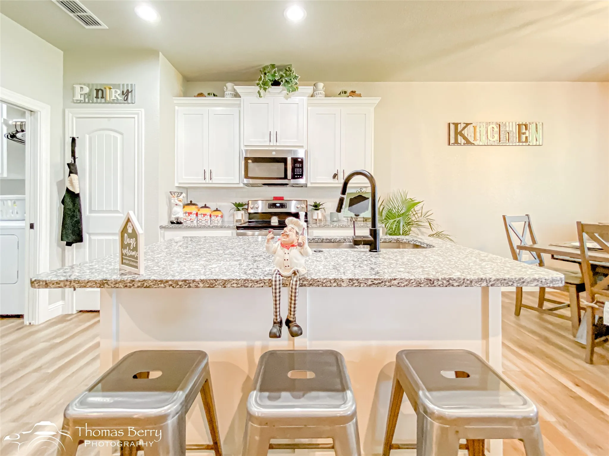Single Family Residence For Sale in Taylor County , 225 Moon Beam Path, Abilene, Texas 79602, 3 Bedroom, 2 Bathroom, 2 Garage spaces, 1,608 Sqft, built in 2022, mls#21404311, Real Estate Agent in Abilene, Homes For Sale in Taylor county, Homes For Sale in Abilene, Realtor in Abilene Texas, Real Estate Brokerage Independent Realty Texas, Luminita Cordes Realtor