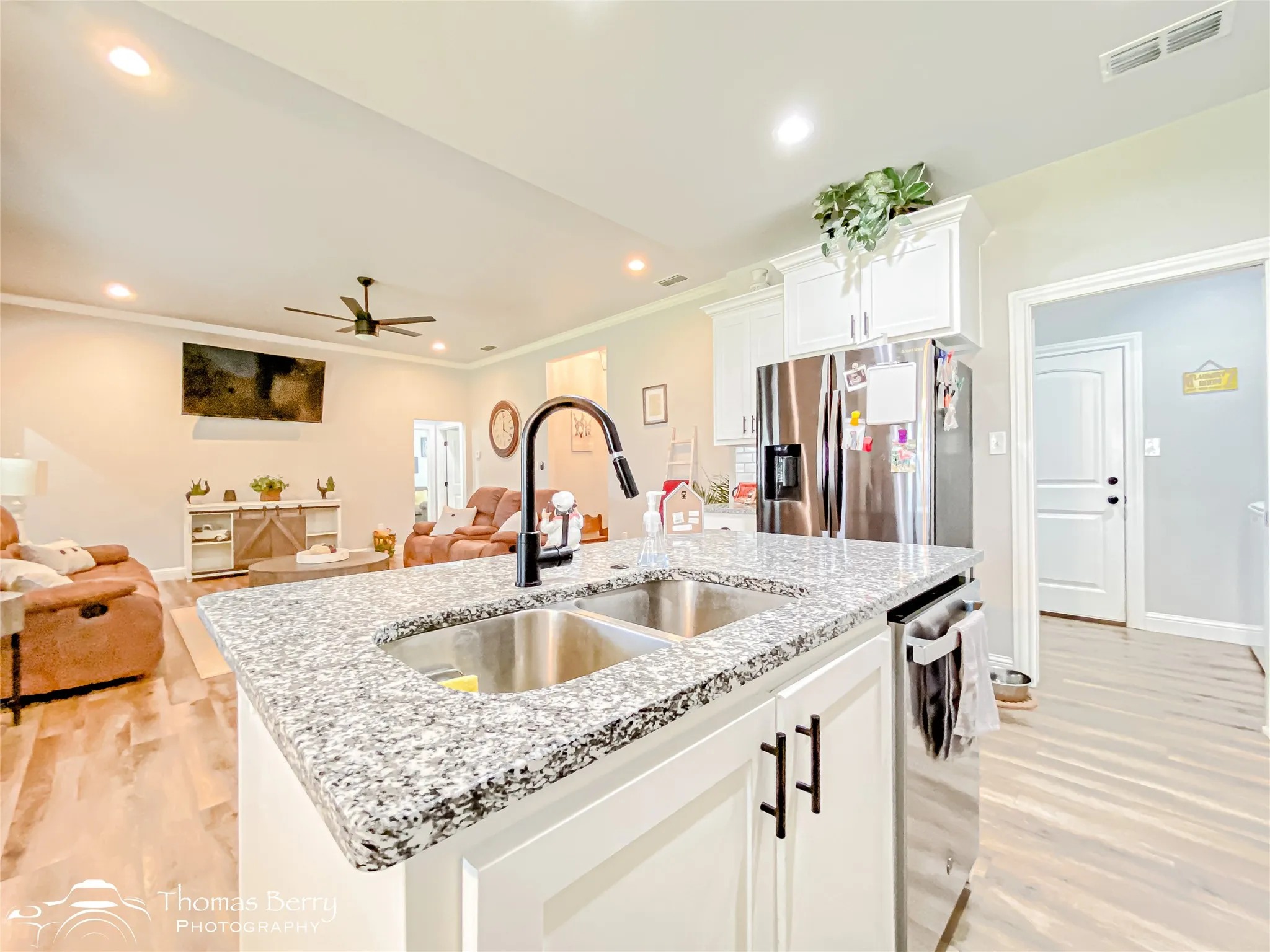 Single Family Residence For Sale in Taylor County , 225 Moon Beam Path, Abilene, Texas 79602, 3 Bedroom, 2 Bathroom, 2 Garage spaces, 1,608 Sqft, built in 2022, mls#21404311, Real Estate Agent in Abilene, Homes For Sale in Taylor county, Homes For Sale in Abilene, Realtor in Abilene Texas, Real Estate Brokerage Independent Realty Texas, Luminita Cordes Realtor