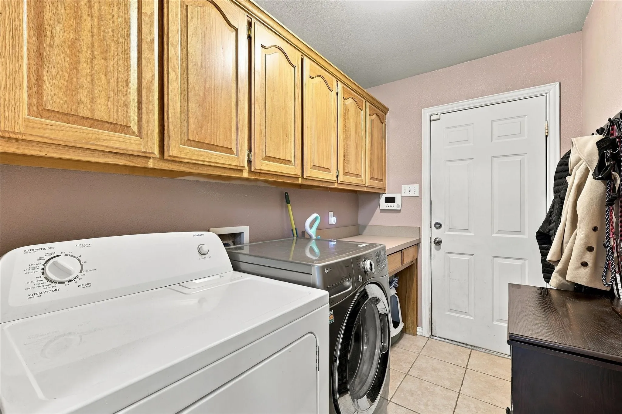Single Family Residence For Sale in Ellis County , 1635 Alexis Street, Midlothian, Texas 76065, 3 Bedroom, 2 Bathroom, 2 Garage spaces, 1,542 Sqft, built in 1997, mls#21404334, Real Estate Agent in Midlothian, Homes For Sale in Ellis county, Homes For Sale in Midlothian, Realtor in Midlothian Texas, Real Estate Brokerage Independent Realty Texas, Luminita Cordes Realtor