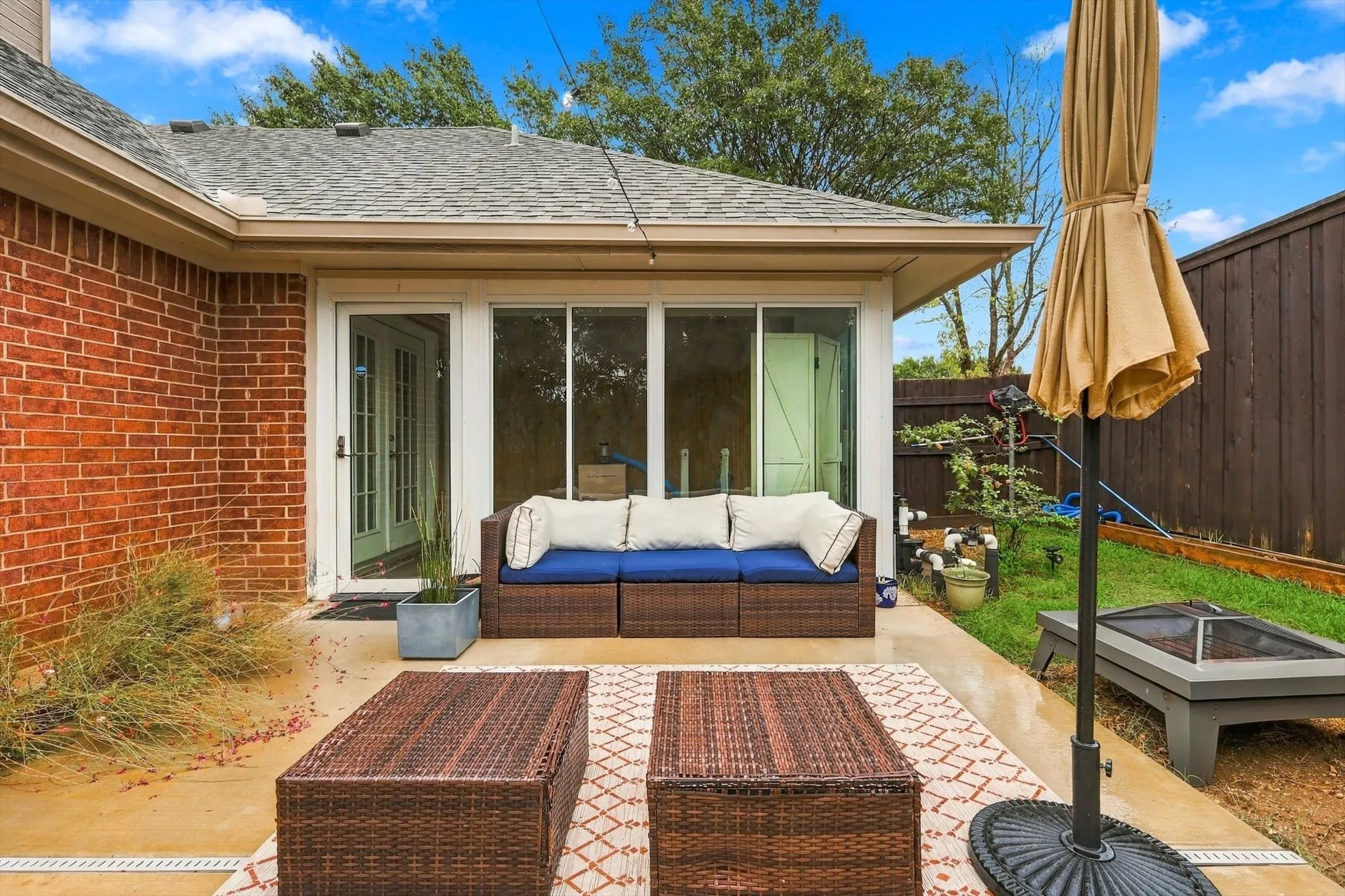 Single Family Residence For Sale in Ellis County , 1635 Alexis Street, Midlothian, Texas 76065, 3 Bedroom, 2 Bathroom, 2 Garage spaces, 1,542 Sqft, built in 1997, mls#21404334, Real Estate Agent in Midlothian, Homes For Sale in Ellis county, Homes For Sale in Midlothian, Realtor in Midlothian Texas, Real Estate Brokerage Independent Realty Texas, Luminita Cordes Realtor