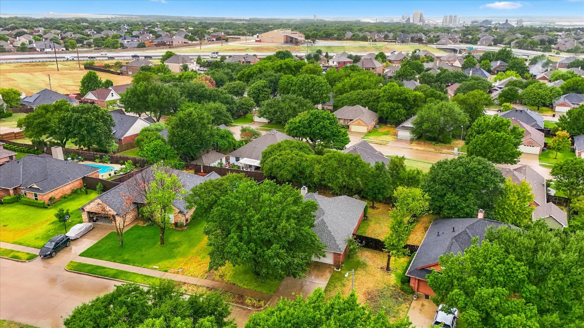 Single Family Residence For Sale in Ellis County , 1635 Alexis Street, Midlothian, Texas 76065, 3 Bedroom, 2 Bathroom, 2 Garage spaces, 1,542 Sqft, built in 1997, mls#21404334, Real Estate Agent in Midlothian, Homes For Sale in Ellis county, Homes For Sale in Midlothian, Realtor in Midlothian Texas, Real Estate Brokerage Independent Realty Texas, Luminita Cordes Realtor