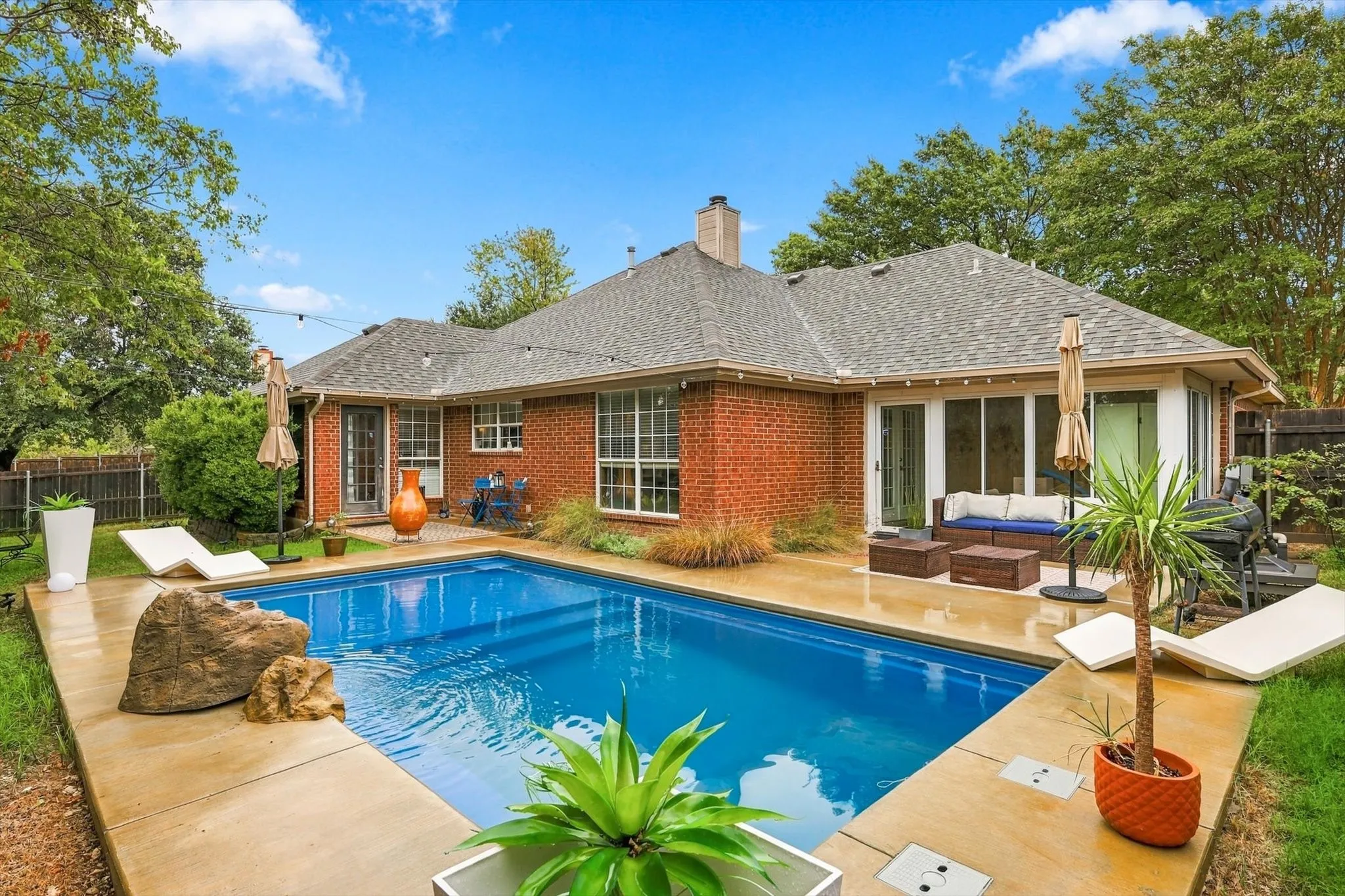 Single Family Residence For Sale in Ellis County , 1635 Alexis Street, Midlothian, Texas 76065, 3 Bedroom, 2 Bathroom, 2 Garage spaces, 1,542 Sqft, built in 1997, mls#21404334, Real Estate Agent in Midlothian, Homes For Sale in Ellis county, Homes For Sale in Midlothian, Realtor in Midlothian Texas, Real Estate Brokerage Independent Realty Texas, Luminita Cordes Realtor