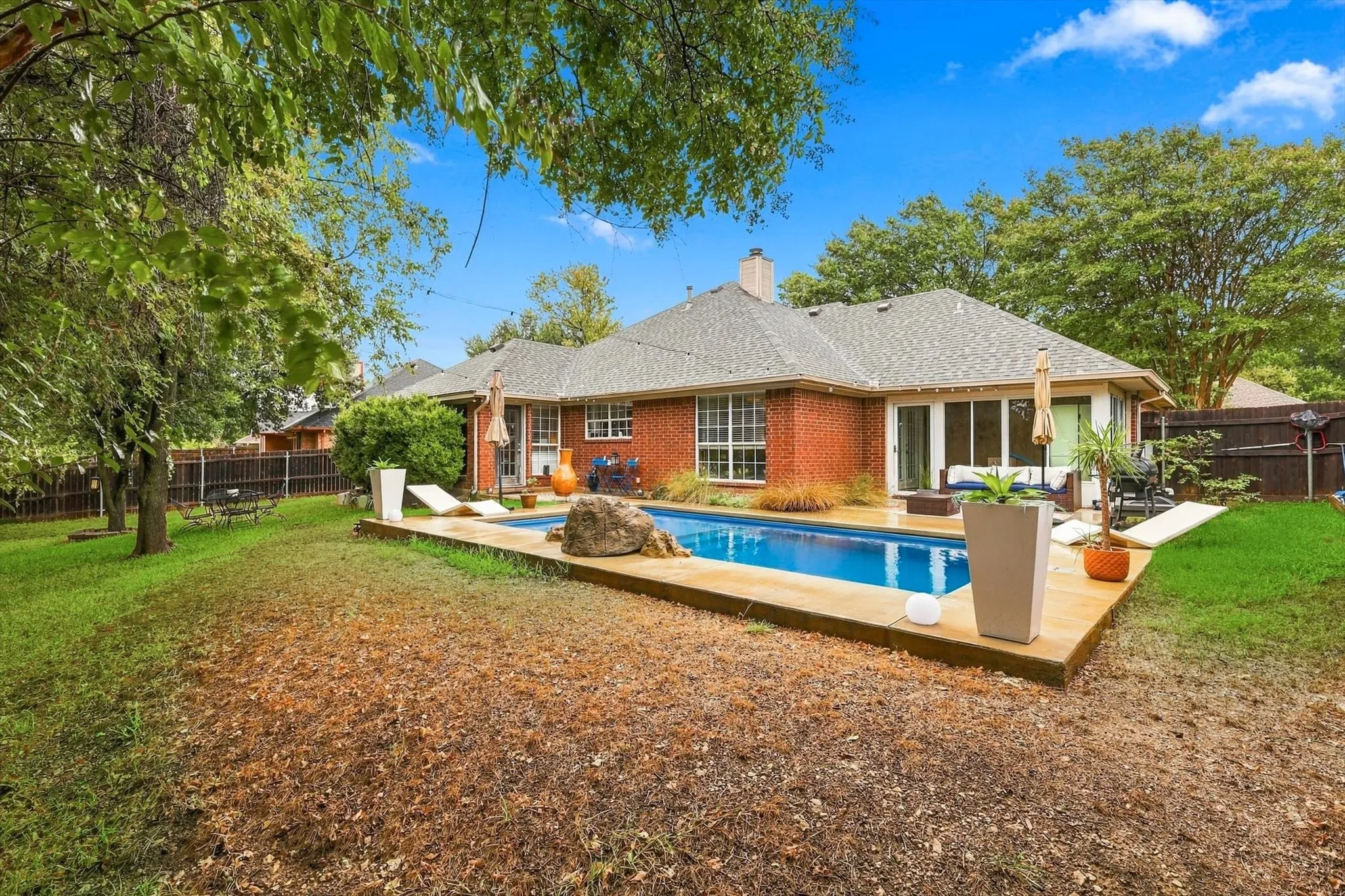 Single Family Residence For Sale in Ellis County , 1635 Alexis Street, Midlothian, Texas 76065, 3 Bedroom, 2 Bathroom, 2 Garage spaces, 1,542 Sqft, built in 1997, mls#21404334, Real Estate Agent in Midlothian, Homes For Sale in Ellis county, Homes For Sale in Midlothian, Realtor in Midlothian Texas, Real Estate Brokerage Independent Realty Texas, Luminita Cordes Realtor
