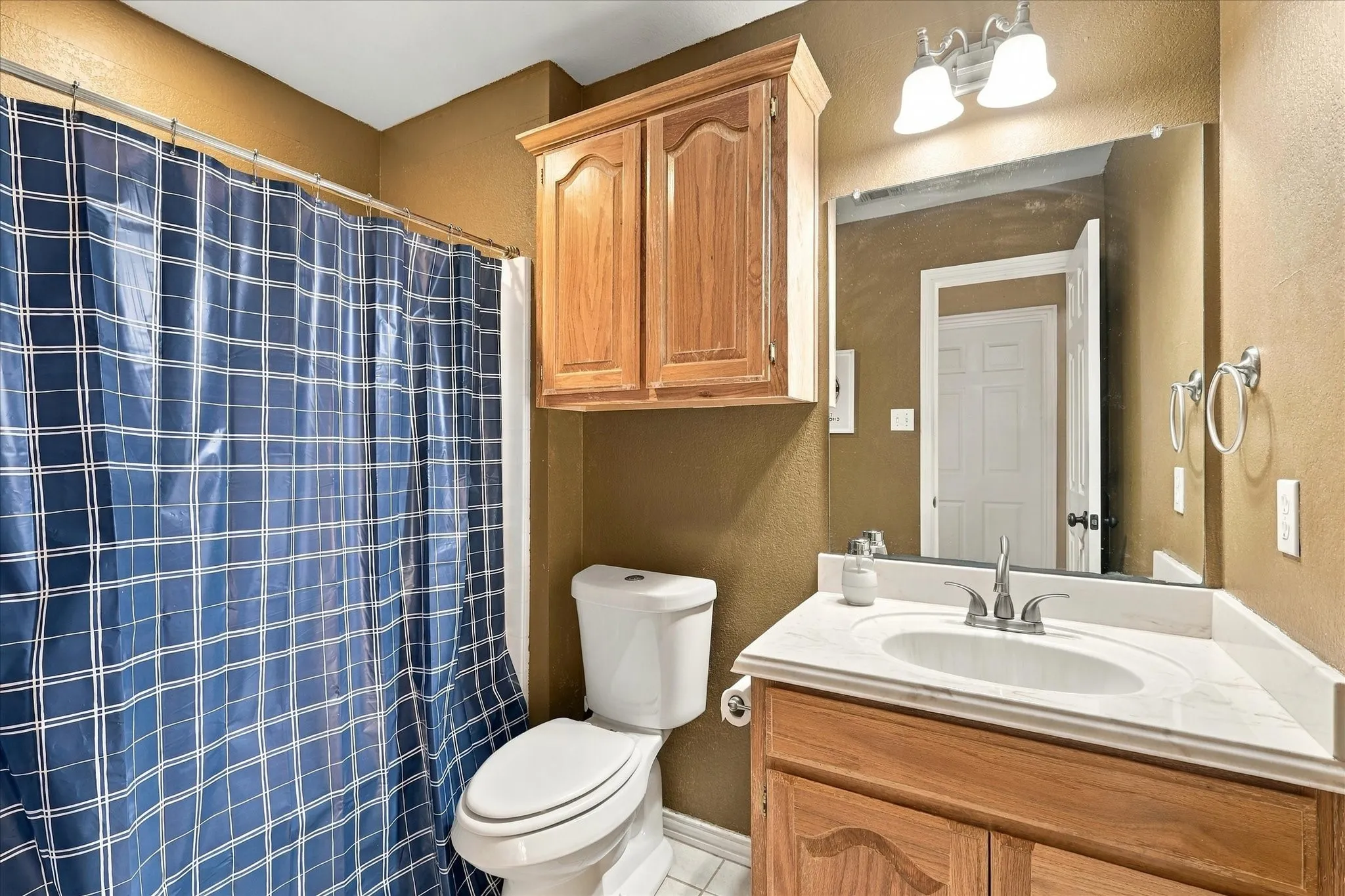 Single Family Residence For Sale in Ellis County , 1635 Alexis Street, Midlothian, Texas 76065, 3 Bedroom, 2 Bathroom, 2 Garage spaces, 1,542 Sqft, built in 1997, mls#21404334, Real Estate Agent in Midlothian, Homes For Sale in Ellis county, Homes For Sale in Midlothian, Realtor in Midlothian Texas, Real Estate Brokerage Independent Realty Texas, Luminita Cordes Realtor