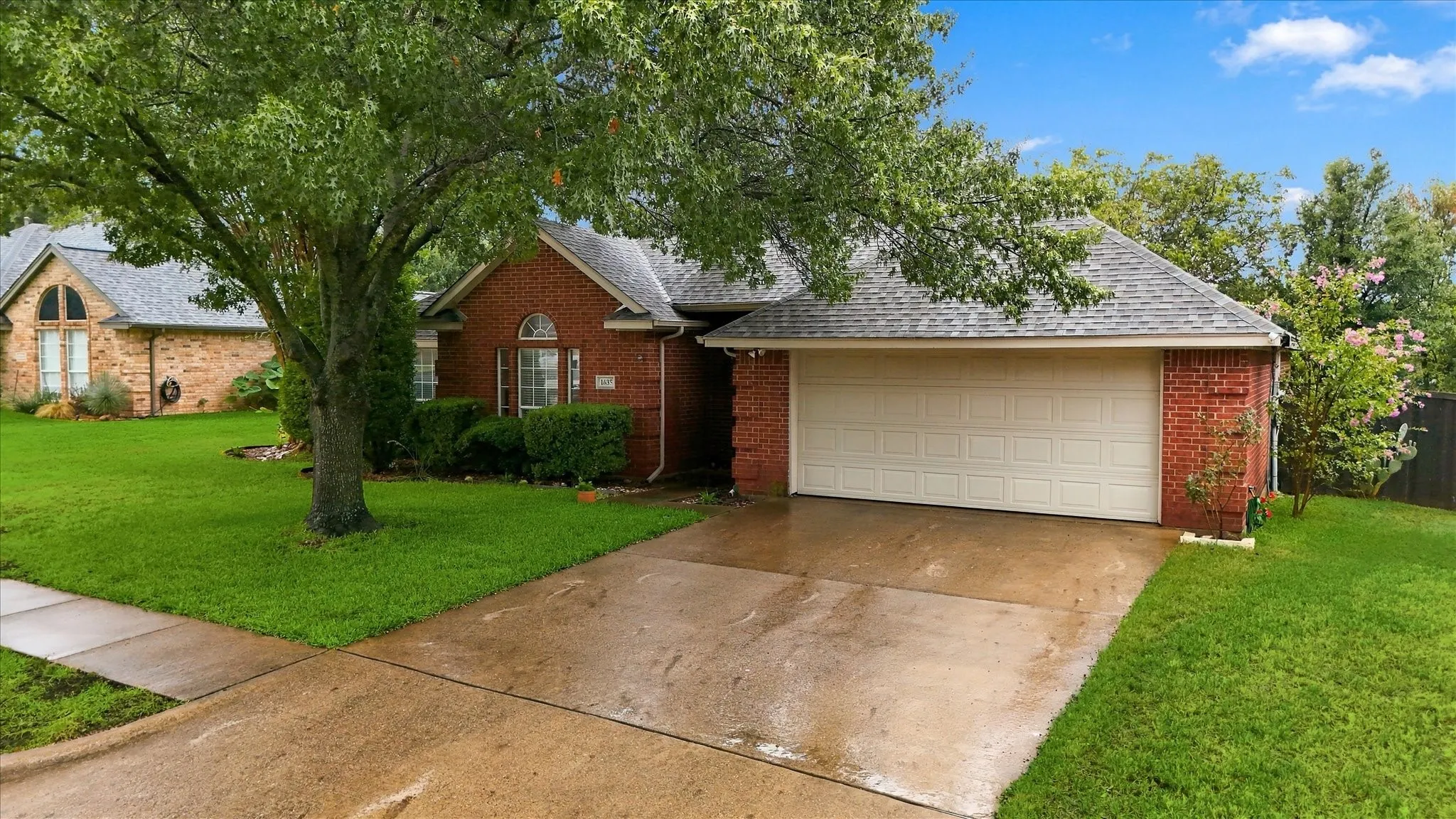 Single Family Residence For Sale in Ellis County , 1635 Alexis Street, Midlothian, Texas 76065, 3 Bedroom, 2 Bathroom, 2 Garage spaces, 1,542 Sqft, built in 1997, mls#21404334, Real Estate Agent in Midlothian, Homes For Sale in Ellis county, Homes For Sale in Midlothian, Realtor in Midlothian Texas, Real Estate Brokerage Independent Realty Texas, Luminita Cordes Realtor