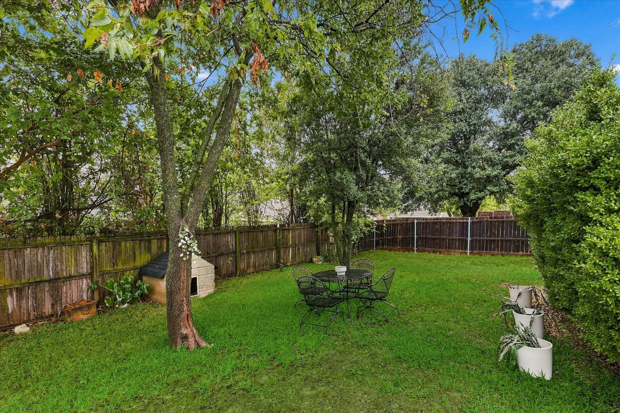 Single Family Residence For Sale in Ellis County , 1635 Alexis Street, Midlothian, Texas 76065, 3 Bedroom, 2 Bathroom, 2 Garage spaces, 1,542 Sqft, built in 1997, mls#21404334, Real Estate Agent in Midlothian, Homes For Sale in Ellis county, Homes For Sale in Midlothian, Realtor in Midlothian Texas, Real Estate Brokerage Independent Realty Texas, Luminita Cordes Realtor