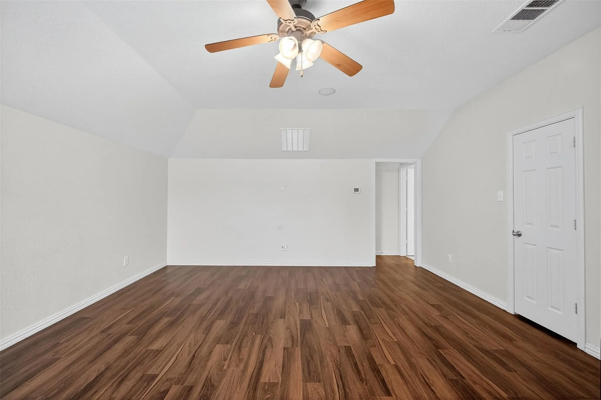 Single Family Residence For Rent in Collin County , 2408 Barranca Way, Mc Kinney, Texas 75069, 4 Bedroom, 3 Bathroom, 2 Garage spaces, 2,586 Sqft, built in 2006, mls#21402841, Real Estate Agent in Mc Kinney, Homes For Rent in Collin county, Homes For Rent in Mc Kinney, Realtor in Mc Kinney Texas, Real Estate Brokerage Independent Realty Texas, Luminita Cordes Realtor