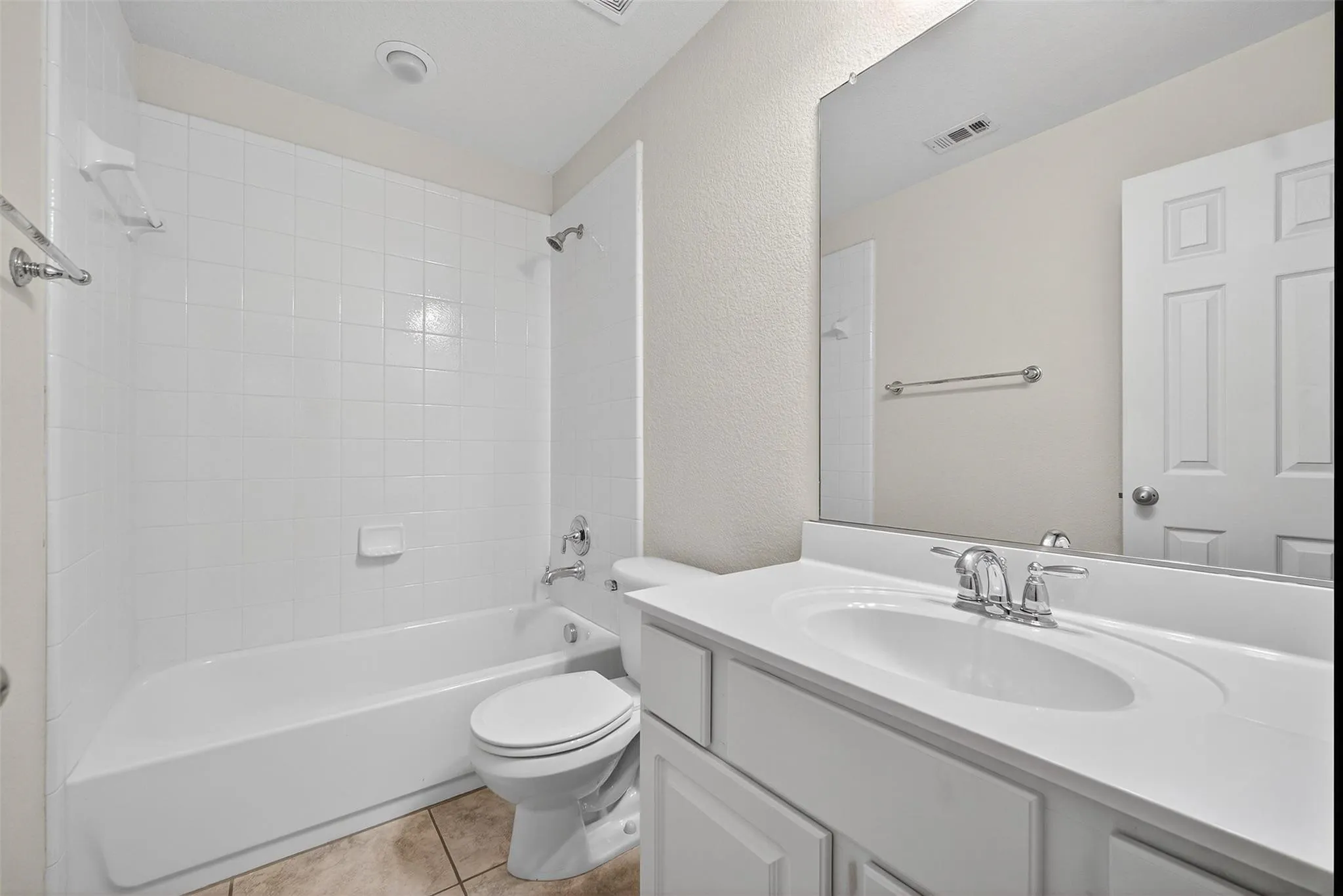Single Family Residence For Rent in Collin County , 2408 Barranca Way, Mc Kinney, Texas 75069, 4 Bedroom, 3 Bathroom, 2 Garage spaces, 2,586 Sqft, built in 2006, mls#21402841, Real Estate Agent in Mc Kinney, Homes For Rent in Collin county, Homes For Rent in Mc Kinney, Realtor in Mc Kinney Texas, Real Estate Brokerage Independent Realty Texas, Luminita Cordes Realtor