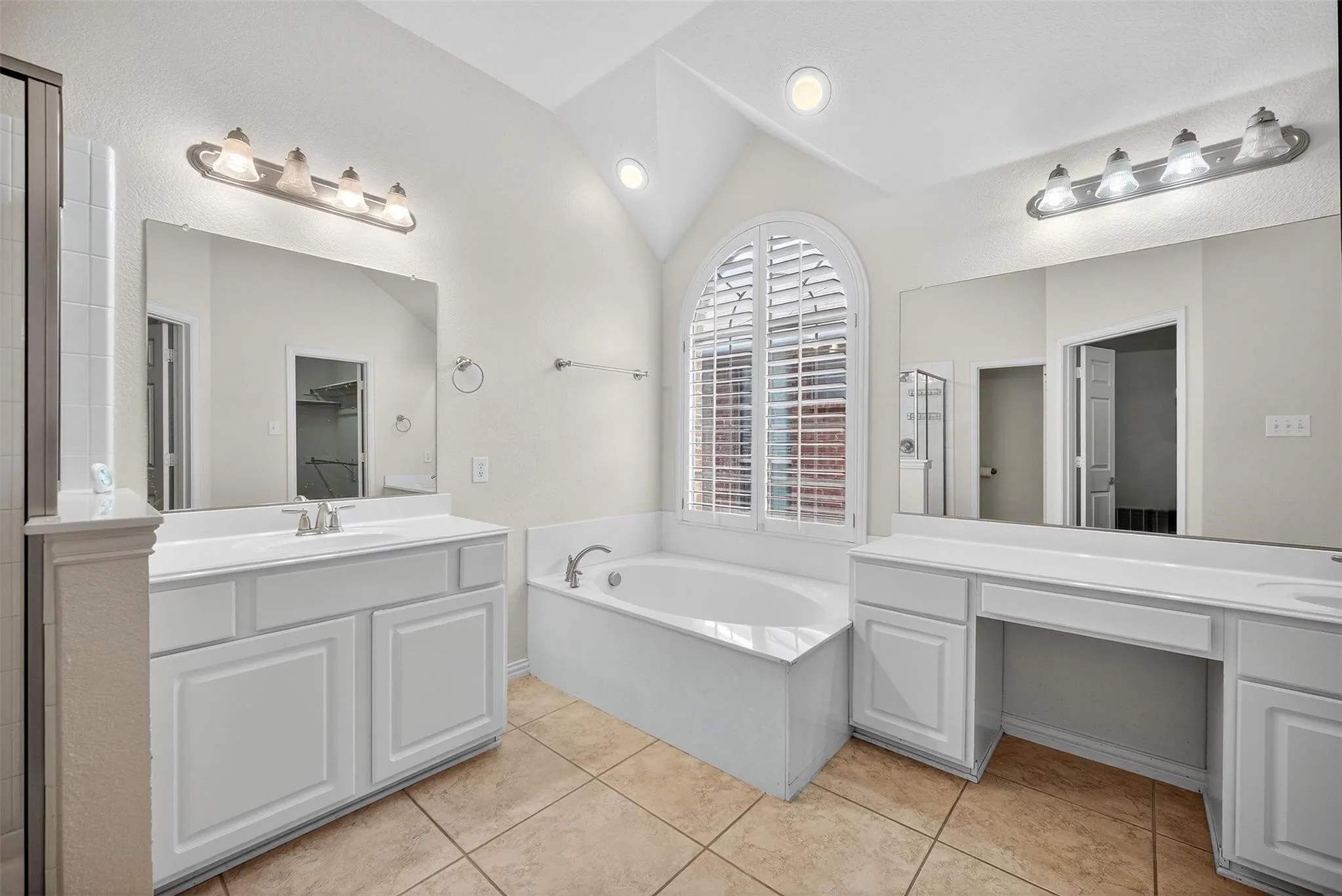 Single Family Residence For Rent in Collin County , 2408 Barranca Way, Mc Kinney, Texas 75069, 4 Bedroom, 3 Bathroom, 2 Garage spaces, 2,586 Sqft, built in 2006, mls#21402841, Real Estate Agent in Mc Kinney, Homes For Rent in Collin county, Homes For Rent in Mc Kinney, Realtor in Mc Kinney Texas, Real Estate Brokerage Independent Realty Texas, Luminita Cordes Realtor