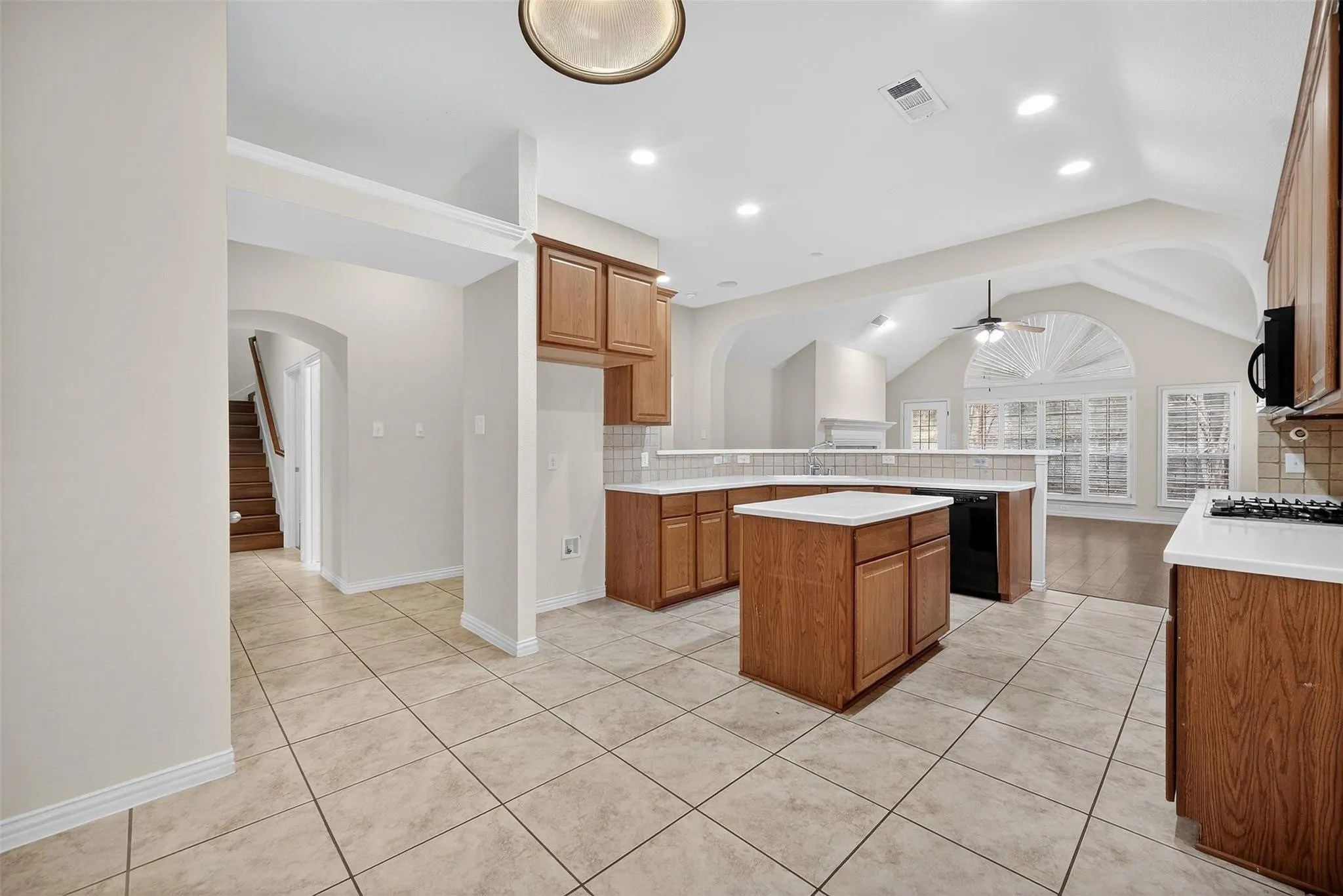 Single Family Residence For Rent in Collin County , 2408 Barranca Way, Mc Kinney, Texas 75069, 4 Bedroom, 3 Bathroom, 2 Garage spaces, 2,586 Sqft, built in 2006, mls#21402841, Real Estate Agent in Mc Kinney, Homes For Rent in Collin county, Homes For Rent in Mc Kinney, Realtor in Mc Kinney Texas, Real Estate Brokerage Independent Realty Texas, Luminita Cordes Realtor