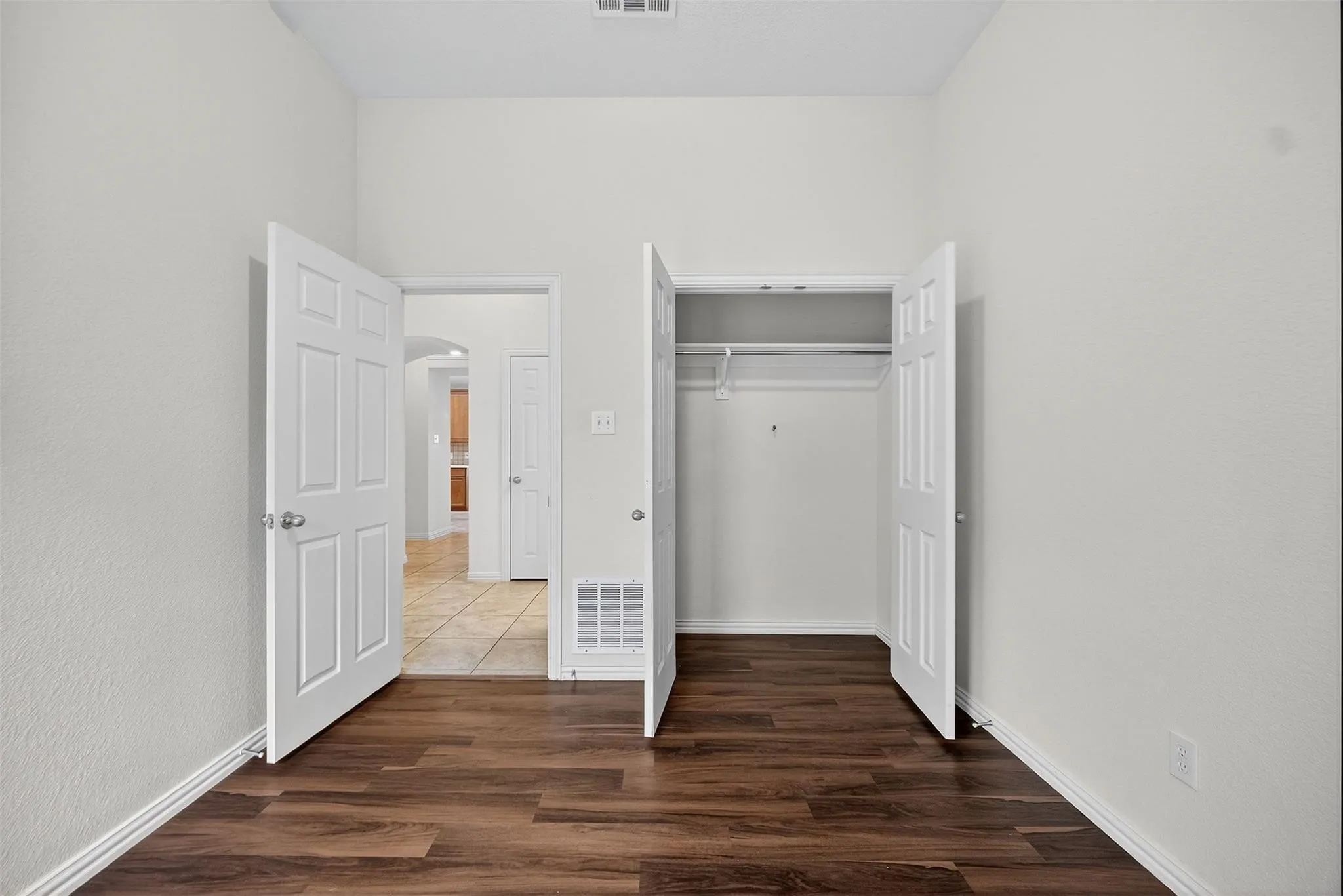 Single Family Residence For Rent in Collin County , 2408 Barranca Way, Mc Kinney, Texas 75069, 4 Bedroom, 3 Bathroom, 2 Garage spaces, 2,586 Sqft, built in 2006, mls#21402841, Real Estate Agent in Mc Kinney, Homes For Rent in Collin county, Homes For Rent in Mc Kinney, Realtor in Mc Kinney Texas, Real Estate Brokerage Independent Realty Texas, Luminita Cordes Realtor