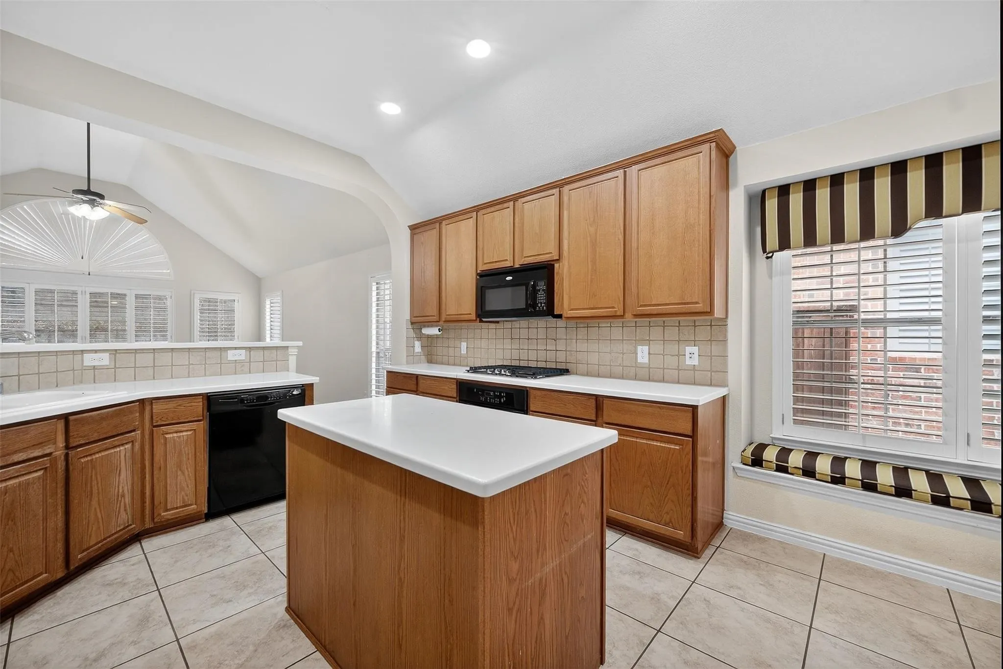 Single Family Residence For Rent in Collin County , 2408 Barranca Way, Mc Kinney, Texas 75069, 4 Bedroom, 3 Bathroom, 2 Garage spaces, 2,586 Sqft, built in 2006, mls#21402841, Real Estate Agent in Mc Kinney, Homes For Rent in Collin county, Homes For Rent in Mc Kinney, Realtor in Mc Kinney Texas, Real Estate Brokerage Independent Realty Texas, Luminita Cordes Realtor