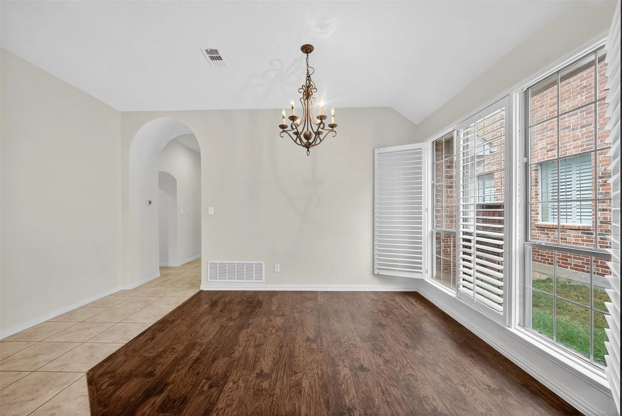 Single Family Residence For Rent in Collin County , 2408 Barranca Way, Mc Kinney, Texas 75069, 4 Bedroom, 3 Bathroom, 2 Garage spaces, 2,586 Sqft, built in 2006, mls#21402841, Real Estate Agent in Mc Kinney, Homes For Rent in Collin county, Homes For Rent in Mc Kinney, Realtor in Mc Kinney Texas, Real Estate Brokerage Independent Realty Texas, Luminita Cordes Realtor