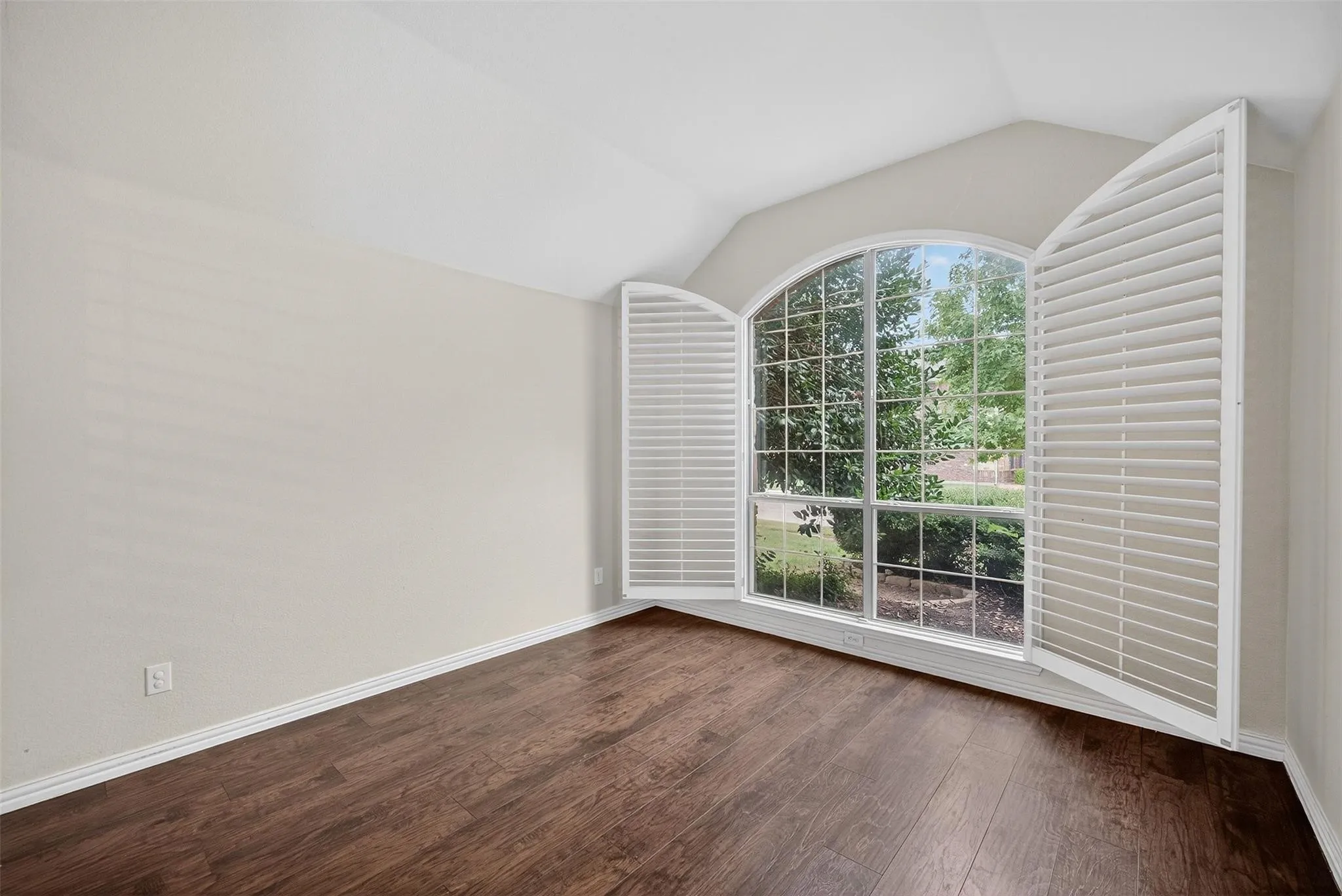 Single Family Residence For Rent in Collin County , 2408 Barranca Way, Mc Kinney, Texas 75069, 4 Bedroom, 3 Bathroom, 2 Garage spaces, 2,586 Sqft, built in 2006, mls#21402841, Real Estate Agent in Mc Kinney, Homes For Rent in Collin county, Homes For Rent in Mc Kinney, Realtor in Mc Kinney Texas, Real Estate Brokerage Independent Realty Texas, Luminita Cordes Realtor