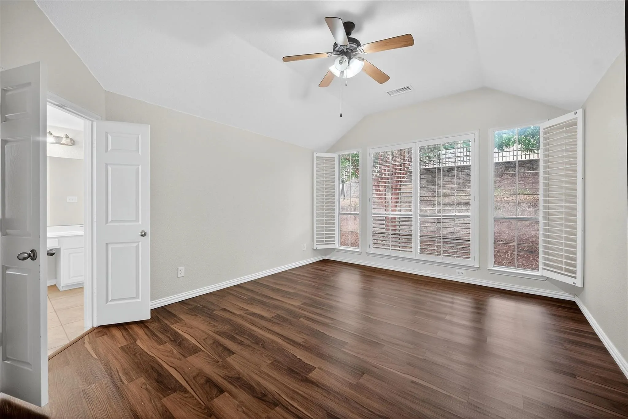 Single Family Residence For Rent in Collin County , 2408 Barranca Way, Mc Kinney, Texas 75069, 4 Bedroom, 3 Bathroom, 2 Garage spaces, 2,586 Sqft, built in 2006, mls#21402841, Real Estate Agent in Mc Kinney, Homes For Rent in Collin county, Homes For Rent in Mc Kinney, Realtor in Mc Kinney Texas, Real Estate Brokerage Independent Realty Texas, Luminita Cordes Realtor