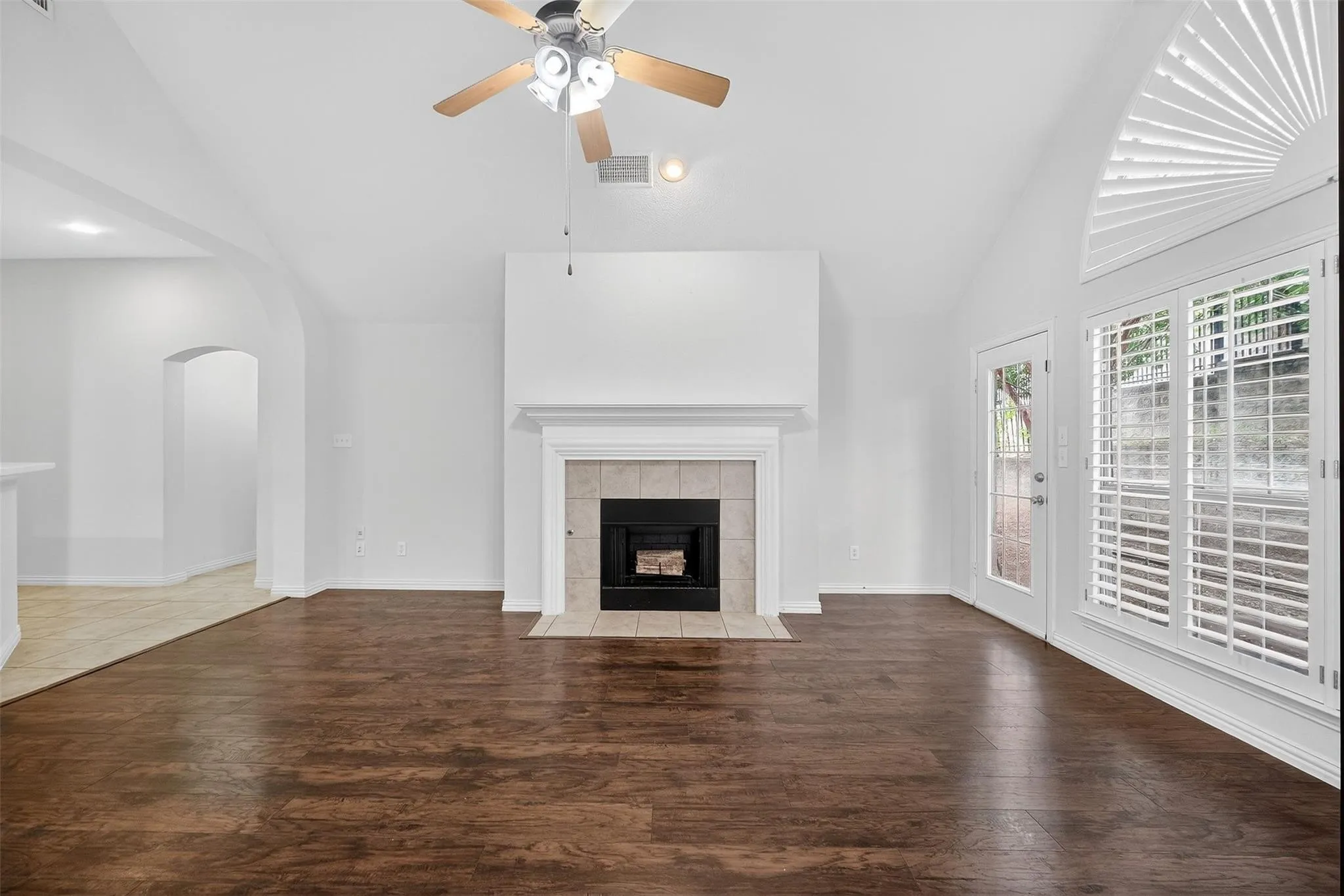 Single Family Residence For Rent in Collin County , 2408 Barranca Way, Mc Kinney, Texas 75069, 4 Bedroom, 3 Bathroom, 2 Garage spaces, 2,586 Sqft, built in 2006, mls#21402841, Real Estate Agent in Mc Kinney, Homes For Rent in Collin county, Homes For Rent in Mc Kinney, Realtor in Mc Kinney Texas, Real Estate Brokerage Independent Realty Texas, Luminita Cordes Realtor
