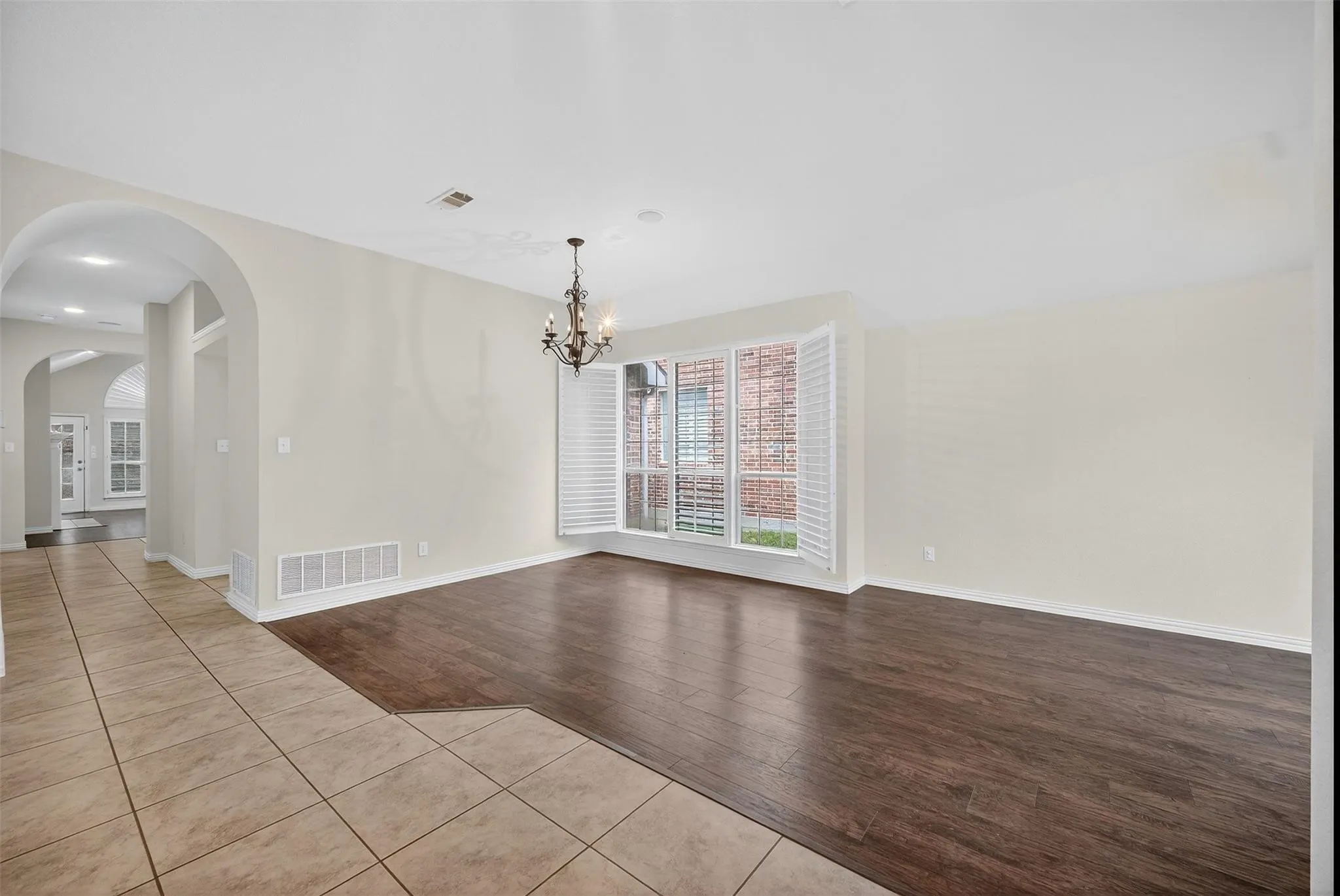 Single Family Residence For Rent in Collin County , 2408 Barranca Way, Mc Kinney, Texas 75069, 4 Bedroom, 3 Bathroom, 2 Garage spaces, 2,586 Sqft, built in 2006, mls#21402841, Real Estate Agent in Mc Kinney, Homes For Rent in Collin county, Homes For Rent in Mc Kinney, Realtor in Mc Kinney Texas, Real Estate Brokerage Independent Realty Texas, Luminita Cordes Realtor