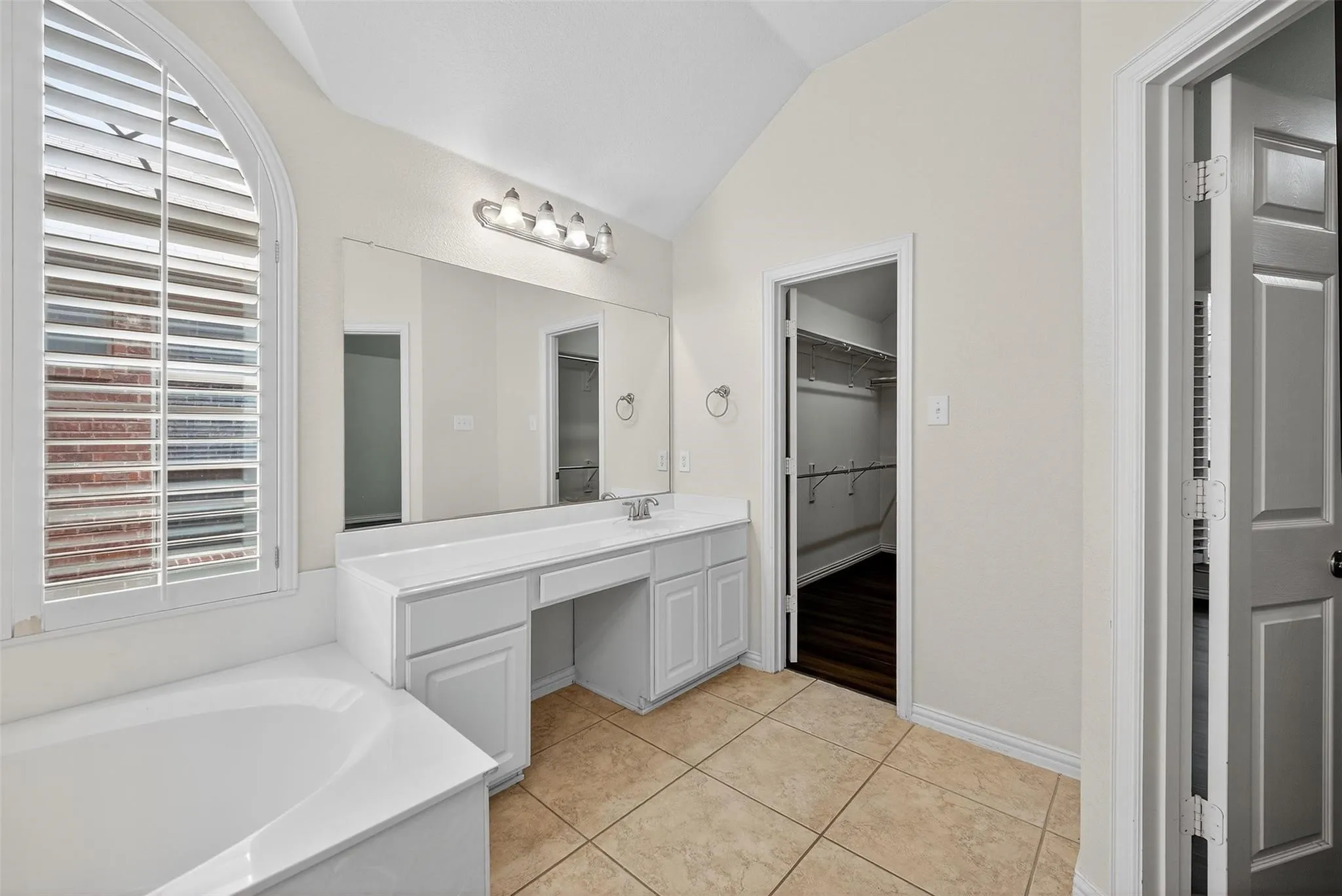 Single Family Residence For Rent in Collin County , 2408 Barranca Way, Mc Kinney, Texas 75069, 4 Bedroom, 3 Bathroom, 2 Garage spaces, 2,586 Sqft, built in 2006, mls#21402841, Real Estate Agent in Mc Kinney, Homes For Rent in Collin county, Homes For Rent in Mc Kinney, Realtor in Mc Kinney Texas, Real Estate Brokerage Independent Realty Texas, Luminita Cordes Realtor