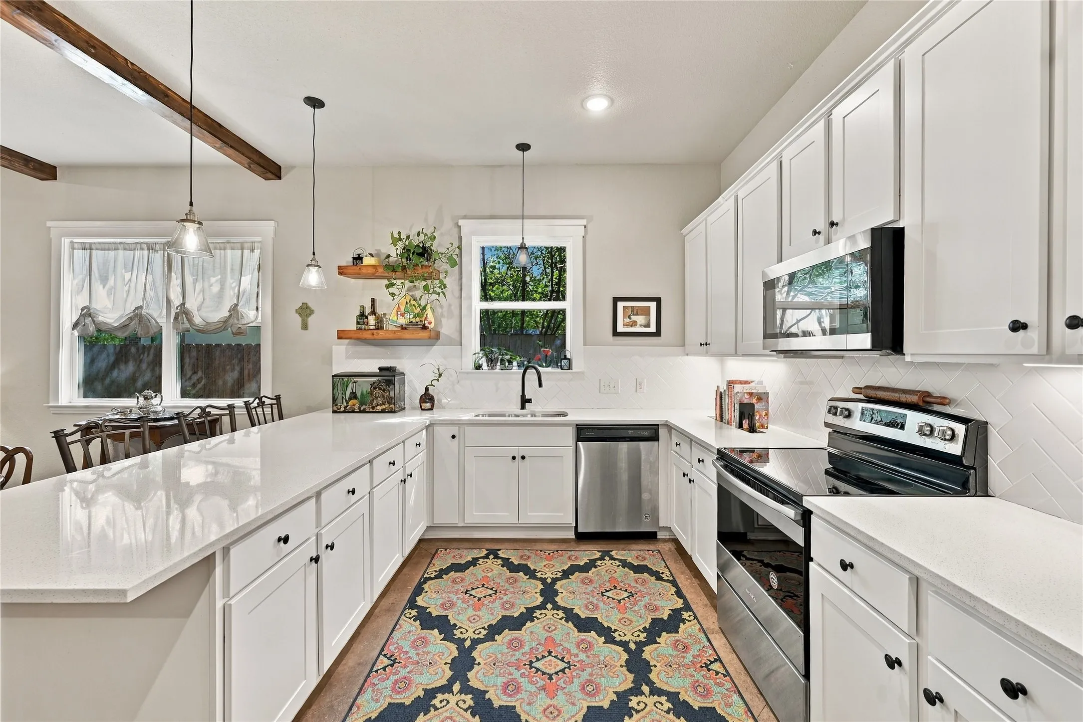 Single Family Residence For Sale in Ellis County , 218 Rousseau Street, Waxahachie, Texas 75165, 3 Bedroom, 2 Bathroom, 2 Garage spaces, 1,603 Sqft, built in 2020, mls#21404220, Real Estate Agent in Waxahachie, Homes For Sale in Ellis county, Homes For Sale in Waxahachie, Realtor in Waxahachie Texas, Real Estate Brokerage Independent Realty Texas, Luminita Cordes Realtor