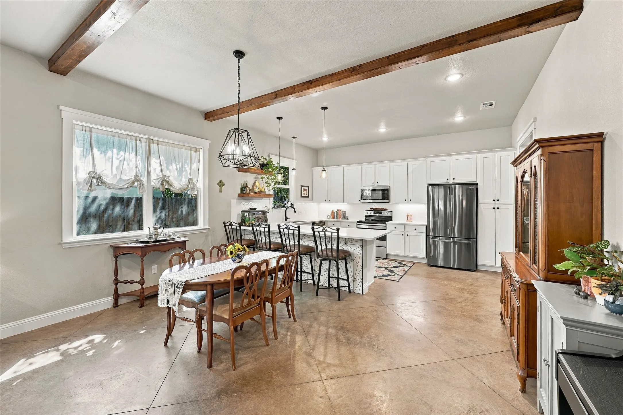 Single Family Residence For Sale in Ellis County , 218 Rousseau Street, Waxahachie, Texas 75165, 3 Bedroom, 2 Bathroom, 2 Garage spaces, 1,603 Sqft, built in 2020, mls#21404220, Real Estate Agent in Waxahachie, Homes For Sale in Ellis county, Homes For Sale in Waxahachie, Realtor in Waxahachie Texas, Real Estate Brokerage Independent Realty Texas, Luminita Cordes Realtor