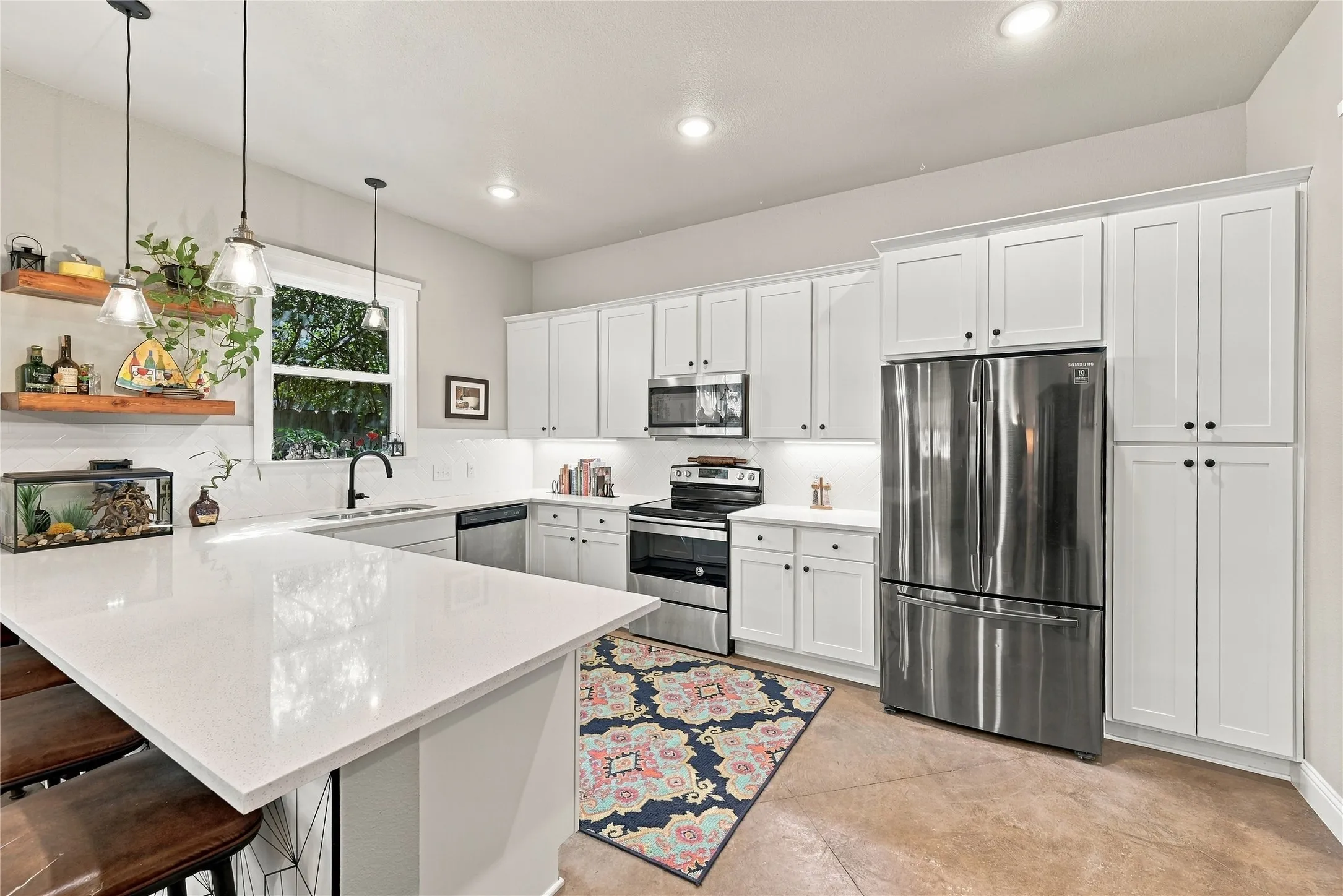Single Family Residence For Sale in Ellis County , 218 Rousseau Street, Waxahachie, Texas 75165, 3 Bedroom, 2 Bathroom, 2 Garage spaces, 1,603 Sqft, built in 2020, mls#21404220, Real Estate Agent in Waxahachie, Homes For Sale in Ellis county, Homes For Sale in Waxahachie, Realtor in Waxahachie Texas, Real Estate Brokerage Independent Realty Texas, Luminita Cordes Realtor