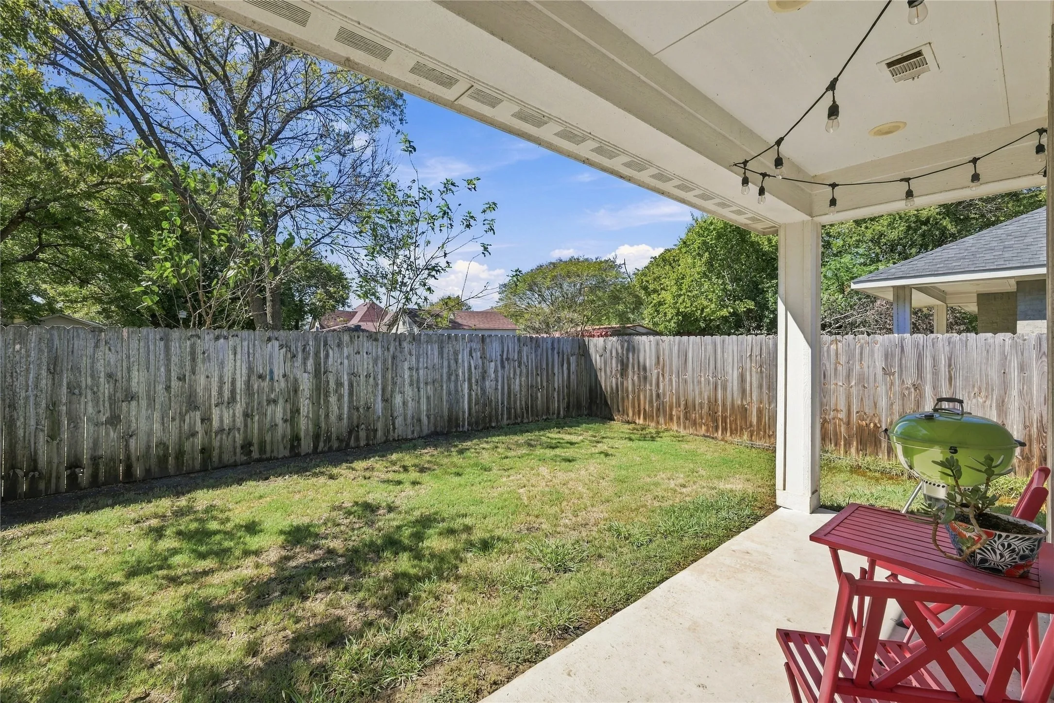 Single Family Residence For Sale in Ellis County , 218 Rousseau Street, Waxahachie, Texas 75165, 3 Bedroom, 2 Bathroom, 2 Garage spaces, 1,603 Sqft, built in 2020, mls#21404220, Real Estate Agent in Waxahachie, Homes For Sale in Ellis county, Homes For Sale in Waxahachie, Realtor in Waxahachie Texas, Real Estate Brokerage Independent Realty Texas, Luminita Cordes Realtor
