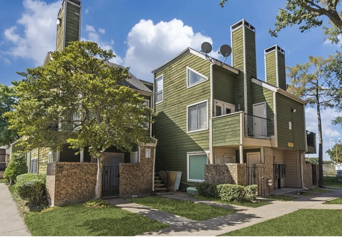 Condominium For Sale in Dallas County , 9807 Walnut Street 107, Dallas, Texas 75243, 1 Bedroom, 1 Bathroom, Garage spaces, 662 Sqft, built in 1981, mls#21404157, Real Estate Agent in Dallas, Homes For Sale in Dallas county, Homes For Sale in Dallas, Realtor in Dallas Texas, Real Estate Brokerage Independent Realty Texas, Luminita Cordes Realtor