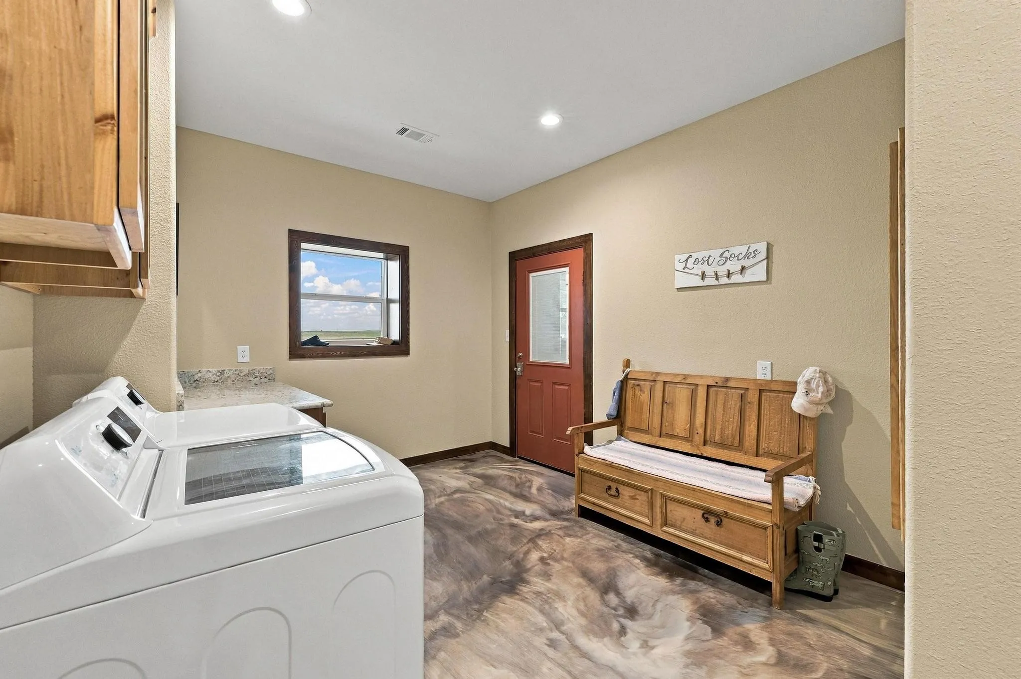 Single Family Residence For Sale in Grayson County , 1126 Heritage Road, Gordonville, Texas 76245, 2 Bedroom, 3 Bathroom, 6 Garage spaces, 2,075 Sqft, built in 2020, mls#21404219, Real Estate Agent in Gordonville, Homes For Sale in Grayson county, Homes For Sale in Gordonville, Realtor in Gordonville Texas, Real Estate Brokerage Independent Realty Texas, Luminita Cordes Realtor