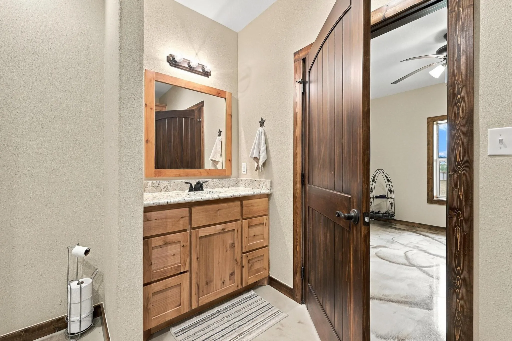 Single Family Residence For Sale in Grayson County , 1126 Heritage Road, Gordonville, Texas 76245, 2 Bedroom, 3 Bathroom, 6 Garage spaces, 2,075 Sqft, built in 2020, mls#21404219, Real Estate Agent in Gordonville, Homes For Sale in Grayson county, Homes For Sale in Gordonville, Realtor in Gordonville Texas, Real Estate Brokerage Independent Realty Texas, Luminita Cordes Realtor