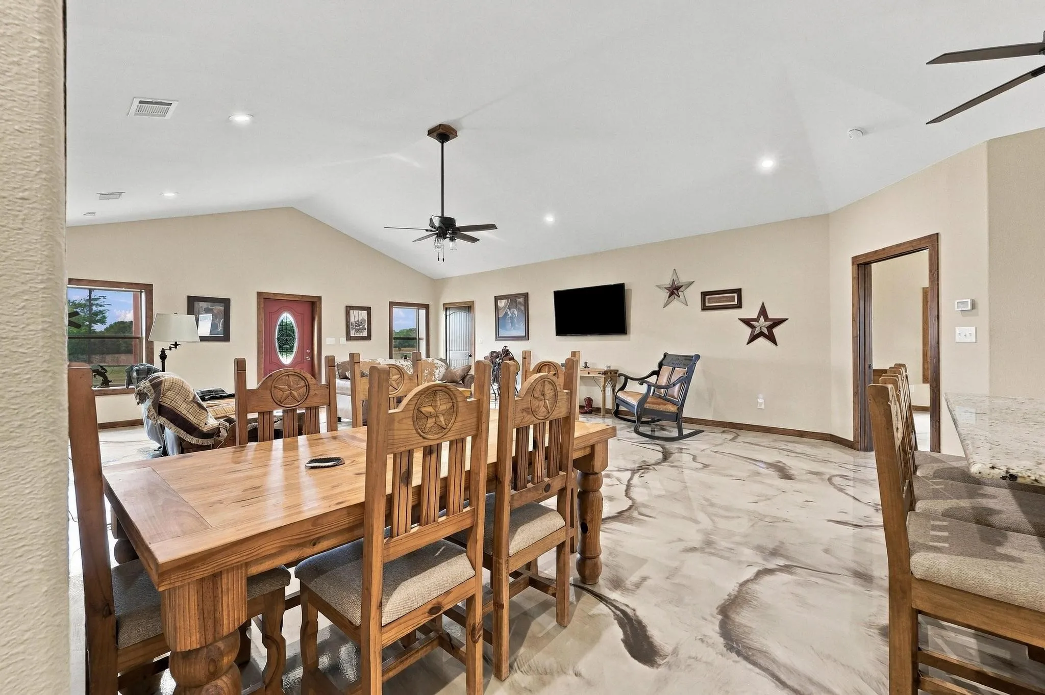 Single Family Residence For Sale in Grayson County , 1126 Heritage Road, Gordonville, Texas 76245, 2 Bedroom, 3 Bathroom, 6 Garage spaces, 2,075 Sqft, built in 2020, mls#21404219, Real Estate Agent in Gordonville, Homes For Sale in Grayson county, Homes For Sale in Gordonville, Realtor in Gordonville Texas, Real Estate Brokerage Independent Realty Texas, Luminita Cordes Realtor