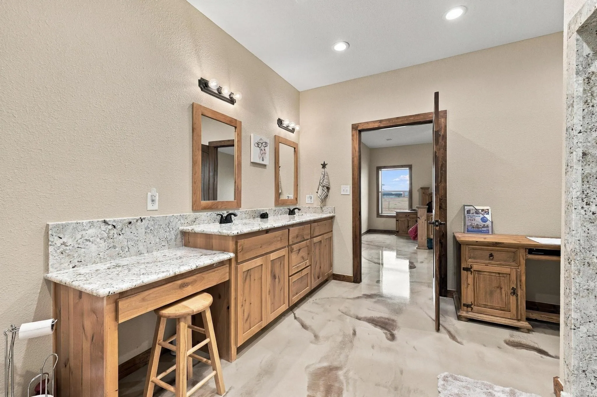 Single Family Residence For Sale in Grayson County , 1126 Heritage Road, Gordonville, Texas 76245, 2 Bedroom, 3 Bathroom, 6 Garage spaces, 2,075 Sqft, built in 2020, mls#21404219, Real Estate Agent in Gordonville, Homes For Sale in Grayson county, Homes For Sale in Gordonville, Realtor in Gordonville Texas, Real Estate Brokerage Independent Realty Texas, Luminita Cordes Realtor