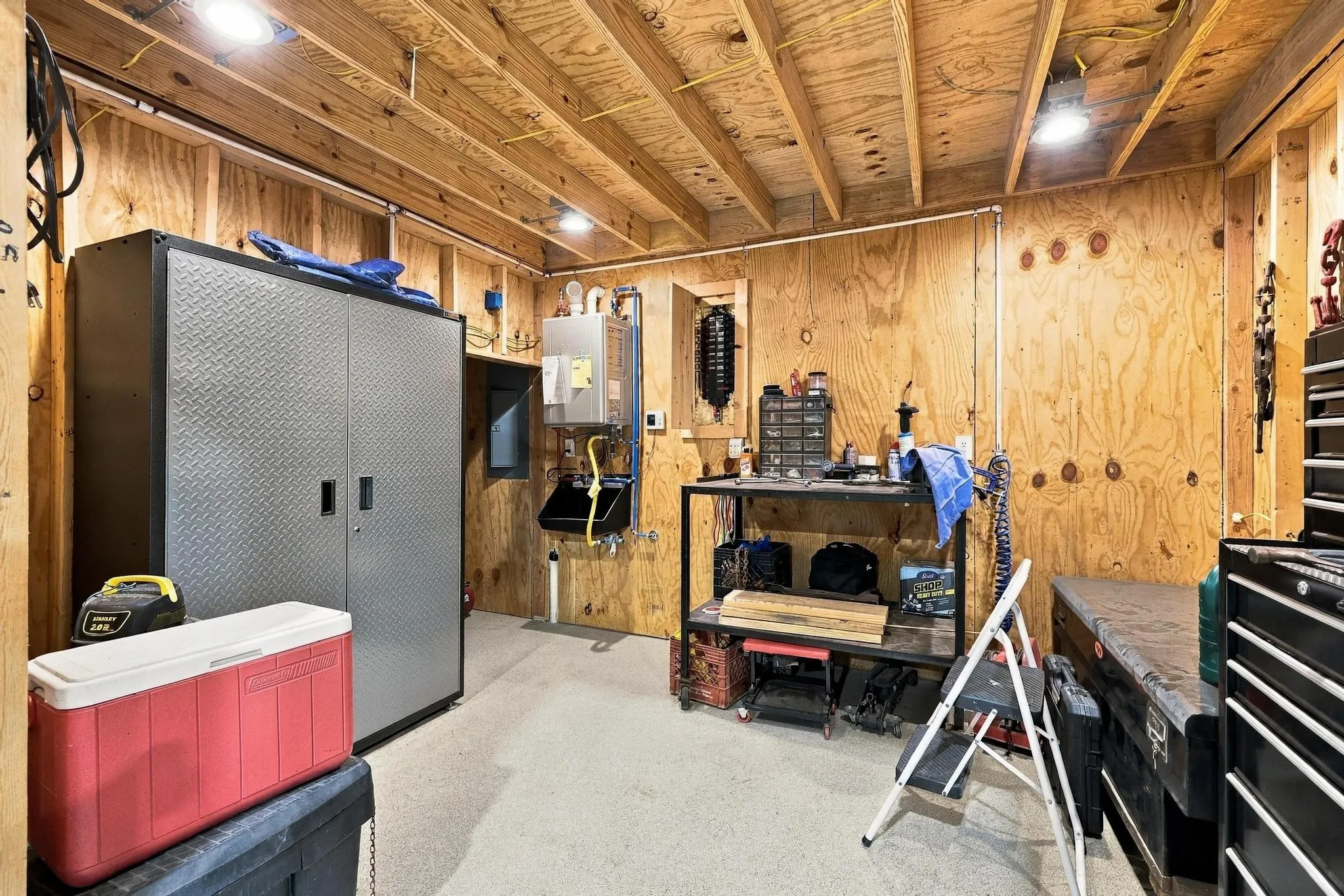 Single Family Residence For Sale in Grayson County , 1126 Heritage Road, Gordonville, Texas 76245, 2 Bedroom, 3 Bathroom, 6 Garage spaces, 2,075 Sqft, built in 2020, mls#21404219, Real Estate Agent in Gordonville, Homes For Sale in Grayson county, Homes For Sale in Gordonville, Realtor in Gordonville Texas, Real Estate Brokerage Independent Realty Texas, Luminita Cordes Realtor