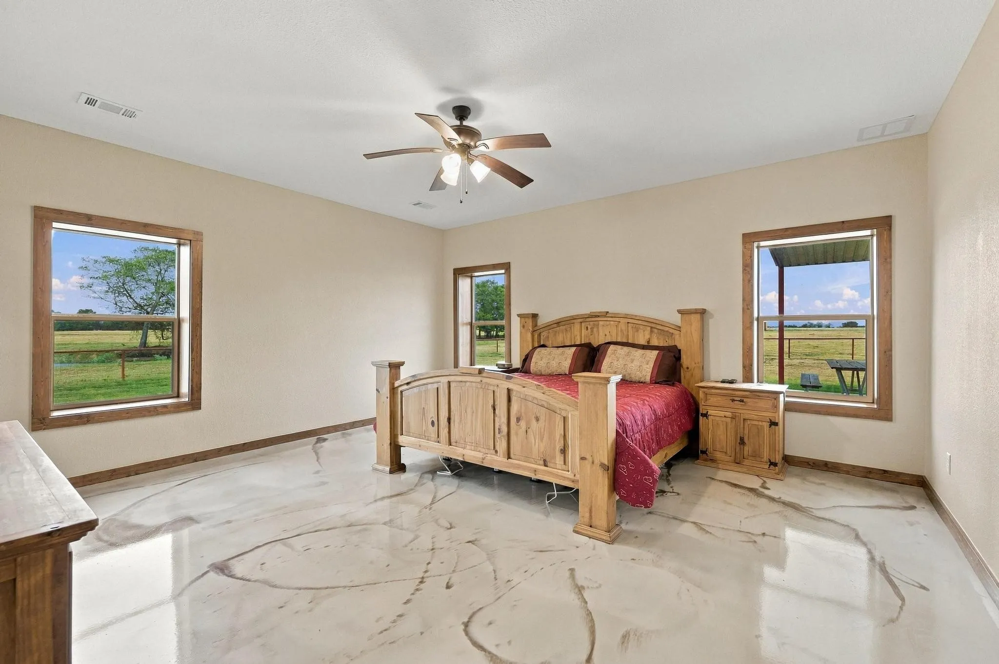 Single Family Residence For Sale in Grayson County , 1126 Heritage Road, Gordonville, Texas 76245, 2 Bedroom, 3 Bathroom, 6 Garage spaces, 2,075 Sqft, built in 2020, mls#21404219, Real Estate Agent in Gordonville, Homes For Sale in Grayson county, Homes For Sale in Gordonville, Realtor in Gordonville Texas, Real Estate Brokerage Independent Realty Texas, Luminita Cordes Realtor