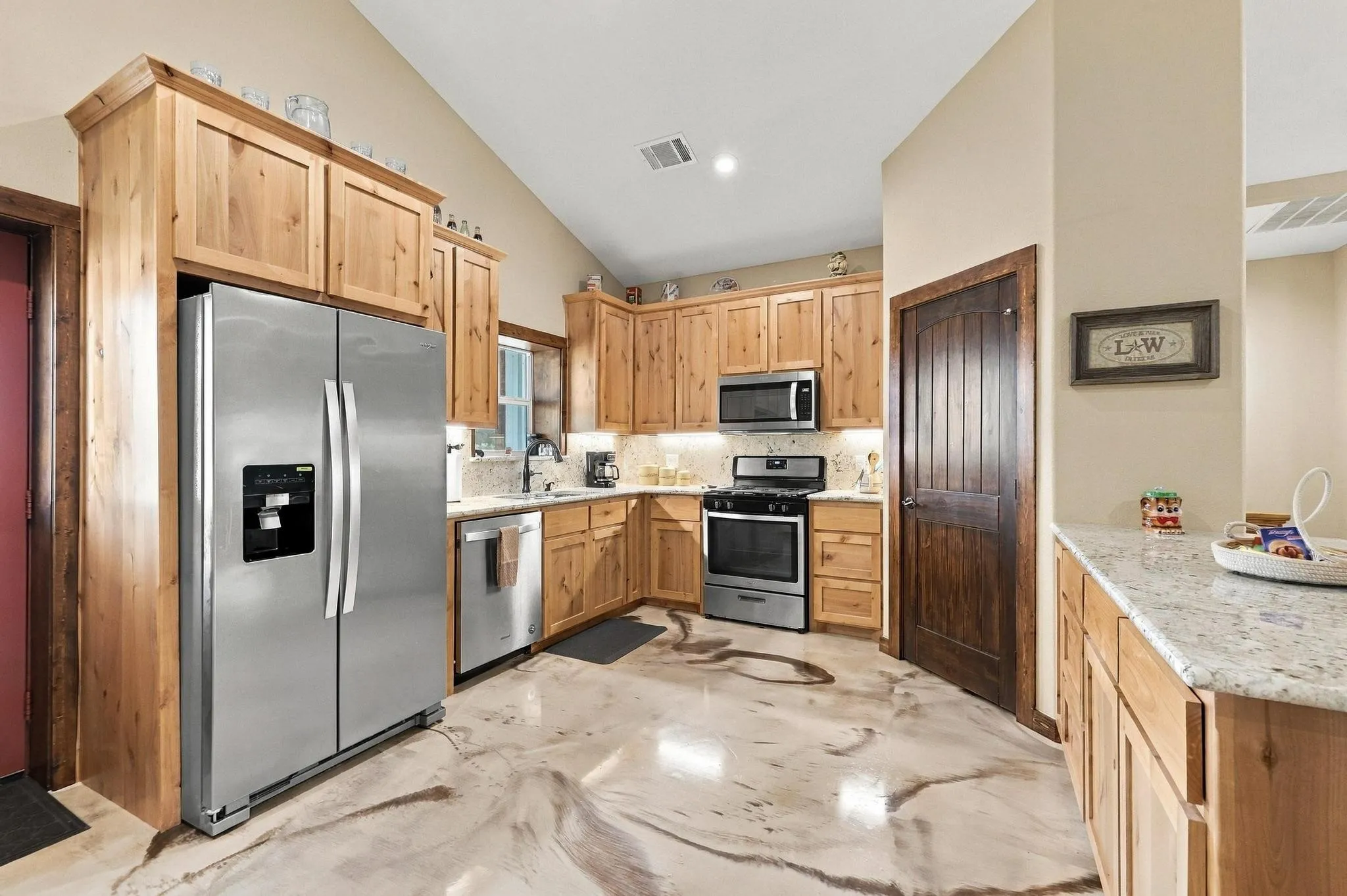 Single Family Residence For Sale in Grayson County , 1126 Heritage Road, Gordonville, Texas 76245, 2 Bedroom, 3 Bathroom, 6 Garage spaces, 2,075 Sqft, built in 2020, mls#21404219, Real Estate Agent in Gordonville, Homes For Sale in Grayson county, Homes For Sale in Gordonville, Realtor in Gordonville Texas, Real Estate Brokerage Independent Realty Texas, Luminita Cordes Realtor