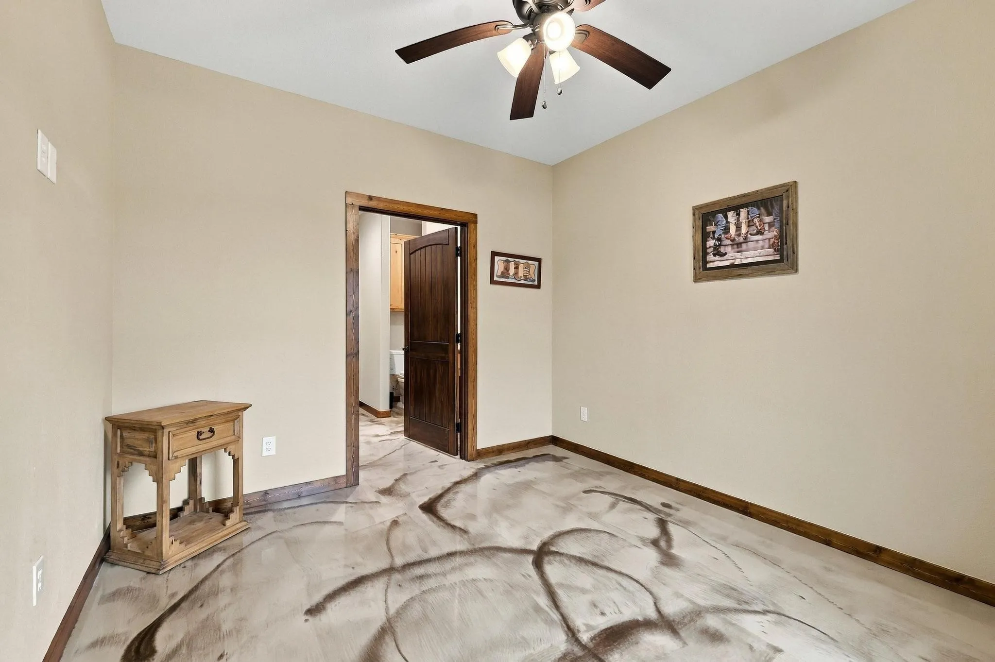 Single Family Residence For Sale in Grayson County , 1126 Heritage Road, Gordonville, Texas 76245, 2 Bedroom, 3 Bathroom, 6 Garage spaces, 2,075 Sqft, built in 2020, mls#21404219, Real Estate Agent in Gordonville, Homes For Sale in Grayson county, Homes For Sale in Gordonville, Realtor in Gordonville Texas, Real Estate Brokerage Independent Realty Texas, Luminita Cordes Realtor