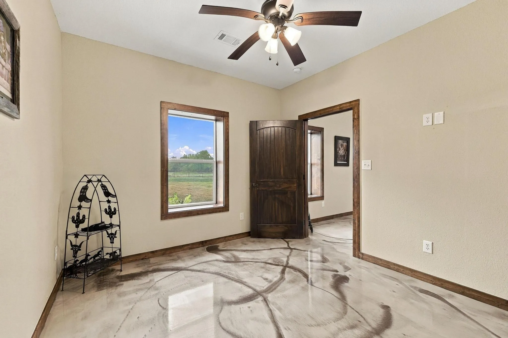 Single Family Residence For Sale in Grayson County , 1126 Heritage Road, Gordonville, Texas 76245, 2 Bedroom, 3 Bathroom, 6 Garage spaces, 2,075 Sqft, built in 2020, mls#21404219, Real Estate Agent in Gordonville, Homes For Sale in Grayson county, Homes For Sale in Gordonville, Realtor in Gordonville Texas, Real Estate Brokerage Independent Realty Texas, Luminita Cordes Realtor