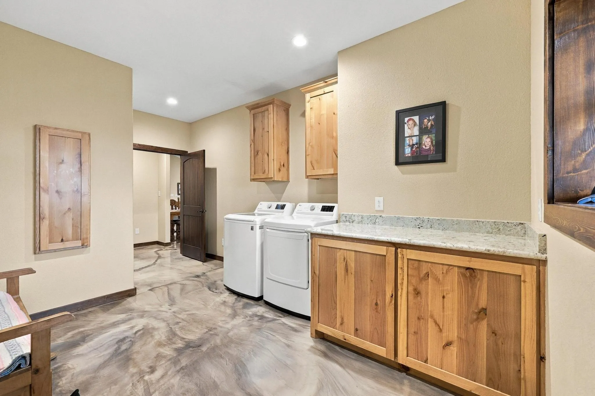 Single Family Residence For Sale in Grayson County , 1126 Heritage Road, Gordonville, Texas 76245, 2 Bedroom, 3 Bathroom, 6 Garage spaces, 2,075 Sqft, built in 2020, mls#21404219, Real Estate Agent in Gordonville, Homes For Sale in Grayson county, Homes For Sale in Gordonville, Realtor in Gordonville Texas, Real Estate Brokerage Independent Realty Texas, Luminita Cordes Realtor