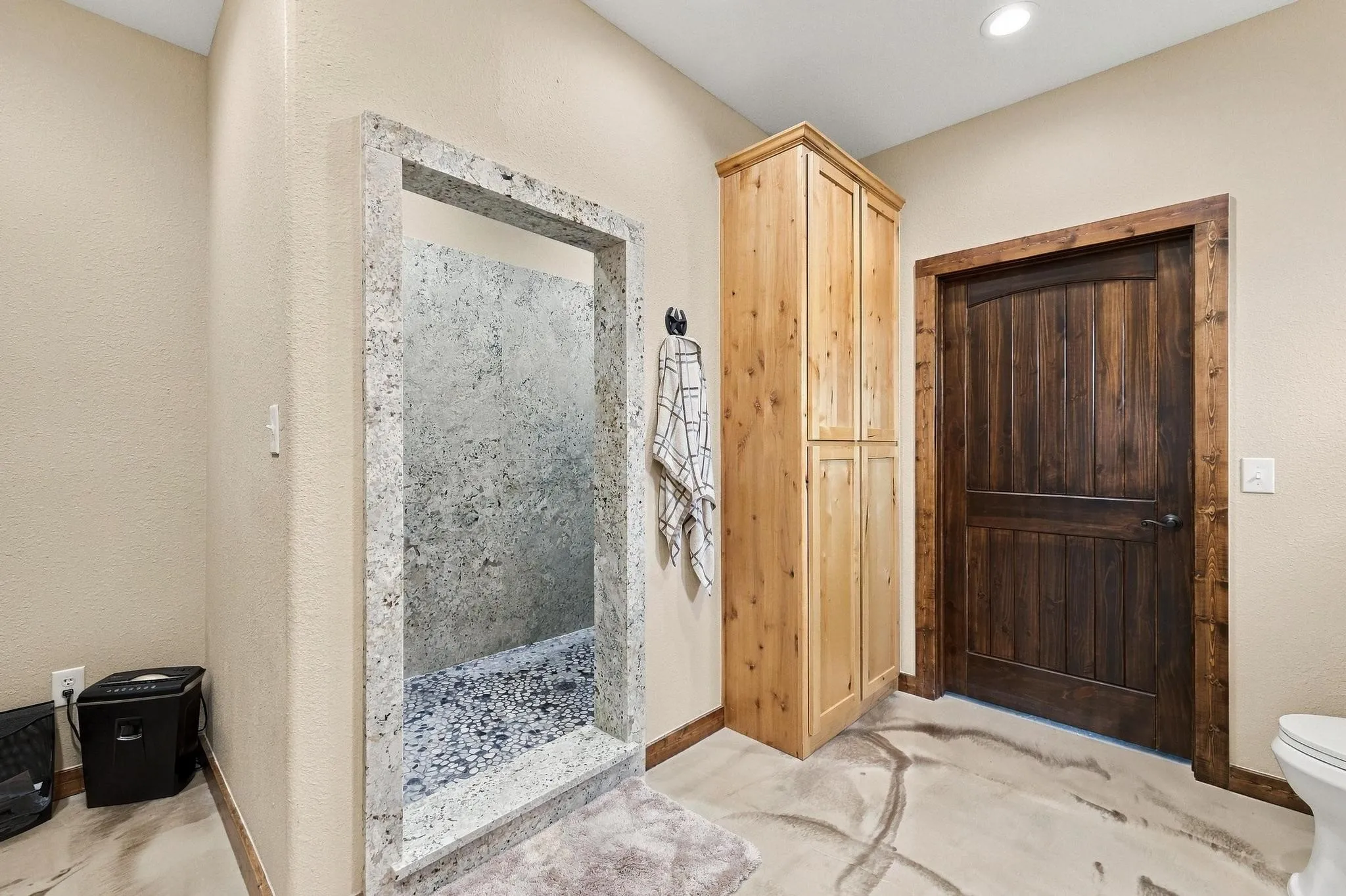 Single Family Residence For Sale in Grayson County , 1126 Heritage Road, Gordonville, Texas 76245, 2 Bedroom, 3 Bathroom, 6 Garage spaces, 2,075 Sqft, built in 2020, mls#21404219, Real Estate Agent in Gordonville, Homes For Sale in Grayson county, Homes For Sale in Gordonville, Realtor in Gordonville Texas, Real Estate Brokerage Independent Realty Texas, Luminita Cordes Realtor